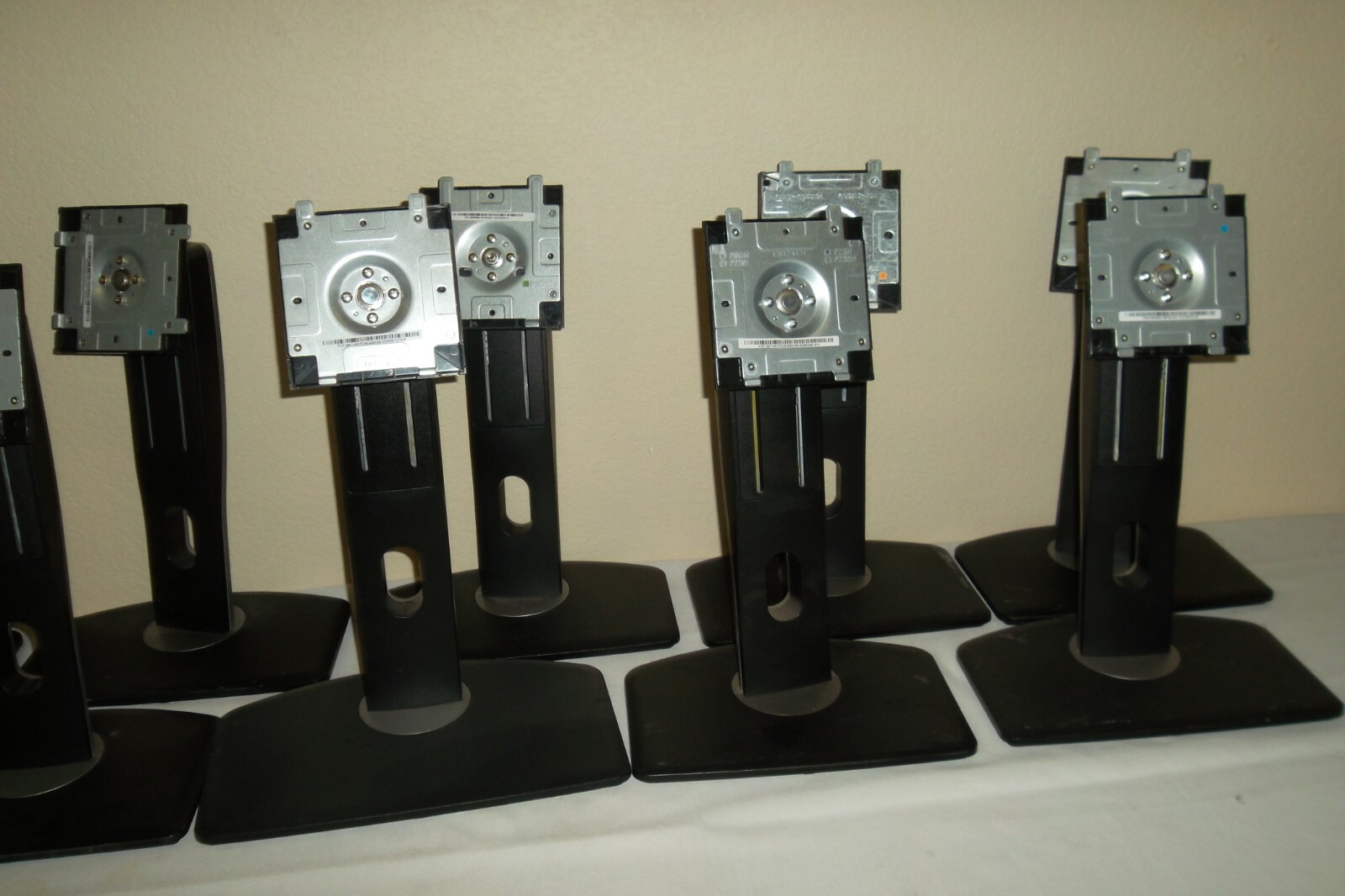 LOT-30 Dell Professional Monitor Stand P1913t P2213t P2312H P/U2212H P/U2412H