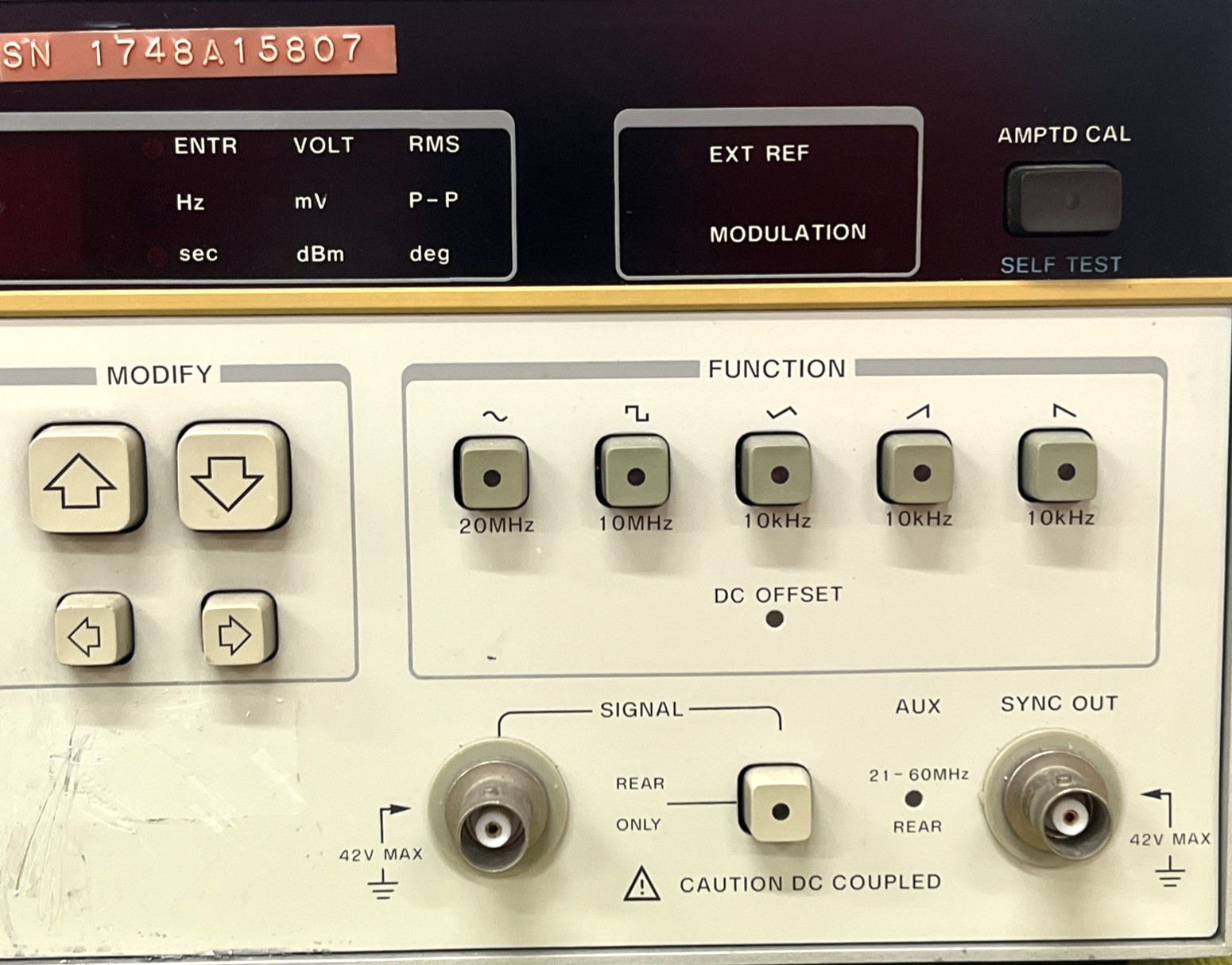 HP (HEWLETT PACKARD) 3325A Synthesizer / Function Generator