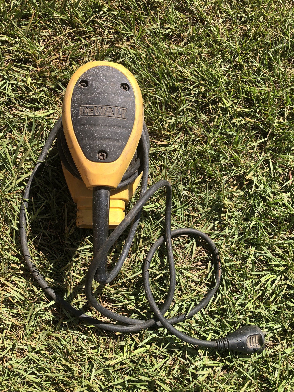 DeWALT D26451 Corded Tool 5-Inch Orbit Sander, Works, No Dust Bag