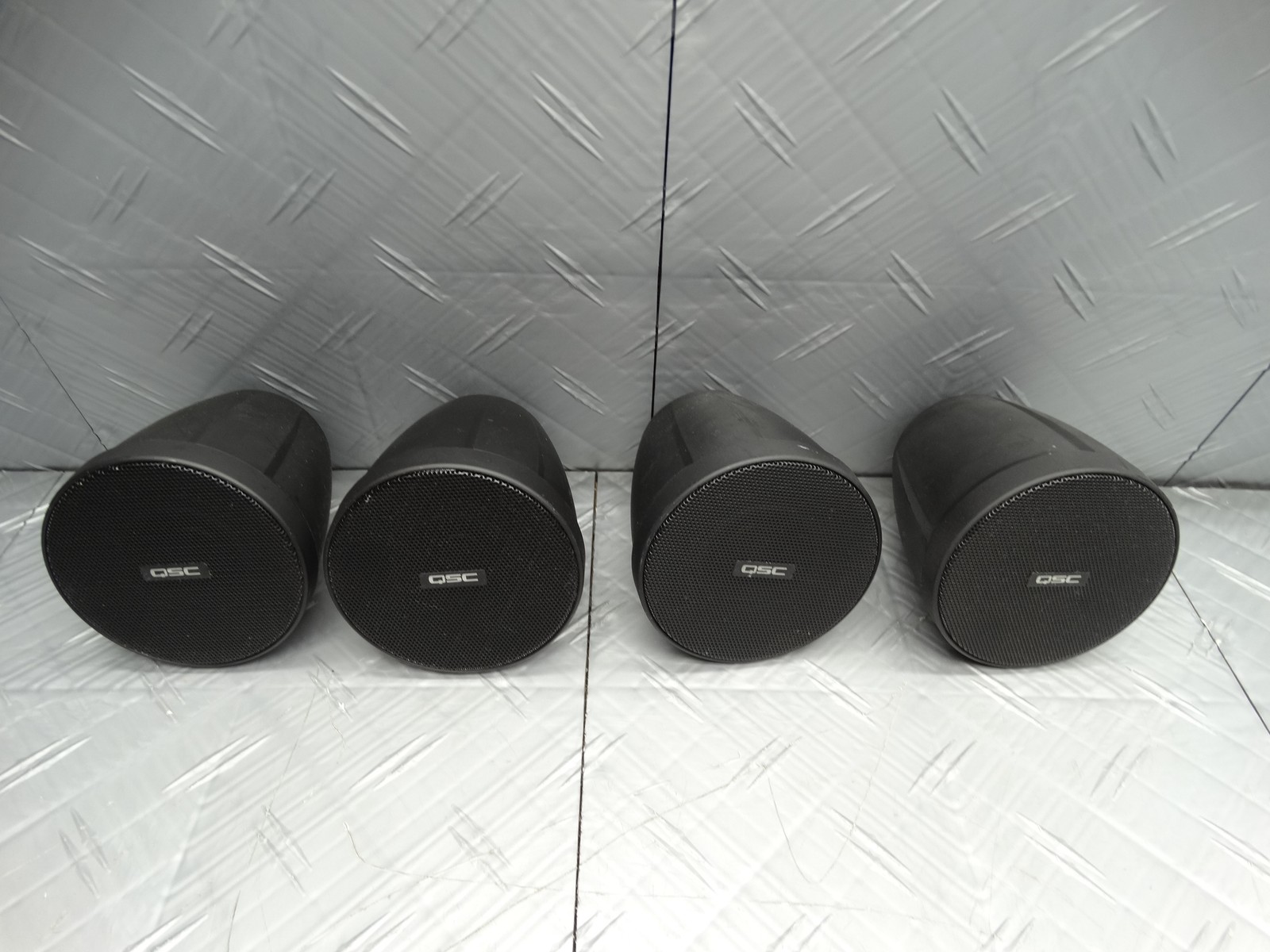 QSC Acoustic Design Satellite Pendant Speakers AD-P.SAT (Lot of 4)