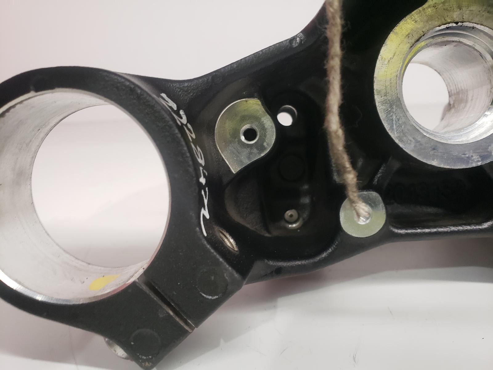 2024 TRIUMPH TRIDENT 660 TOP YOKE