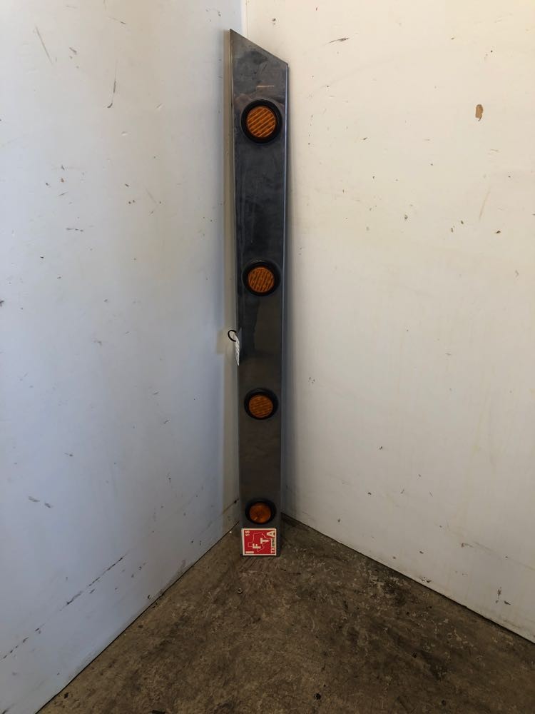 2000 Cab Exterior Trim Panel for Peterbilt 379 (785-10214)