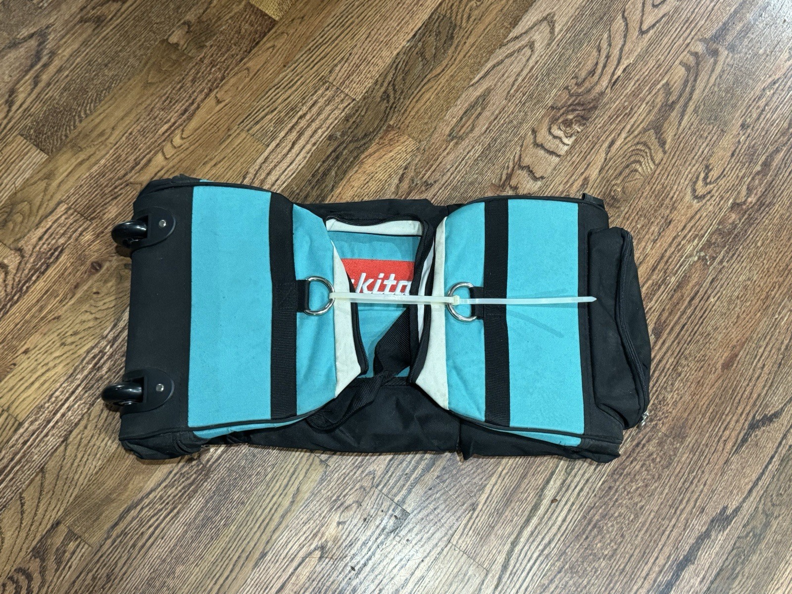 Makita Large LXT Heavy Duty Contractor Tool Duffel Bag - Wheels and Handle