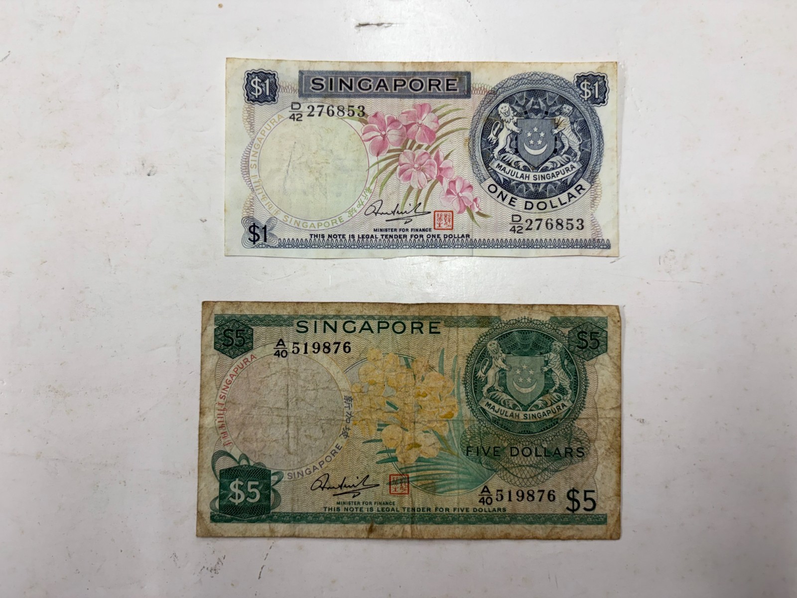 SINGAPORE BANKNOTE 1 DOLLAR & 5 DOLLAR PAPER MONEY - FREE SHIPPING