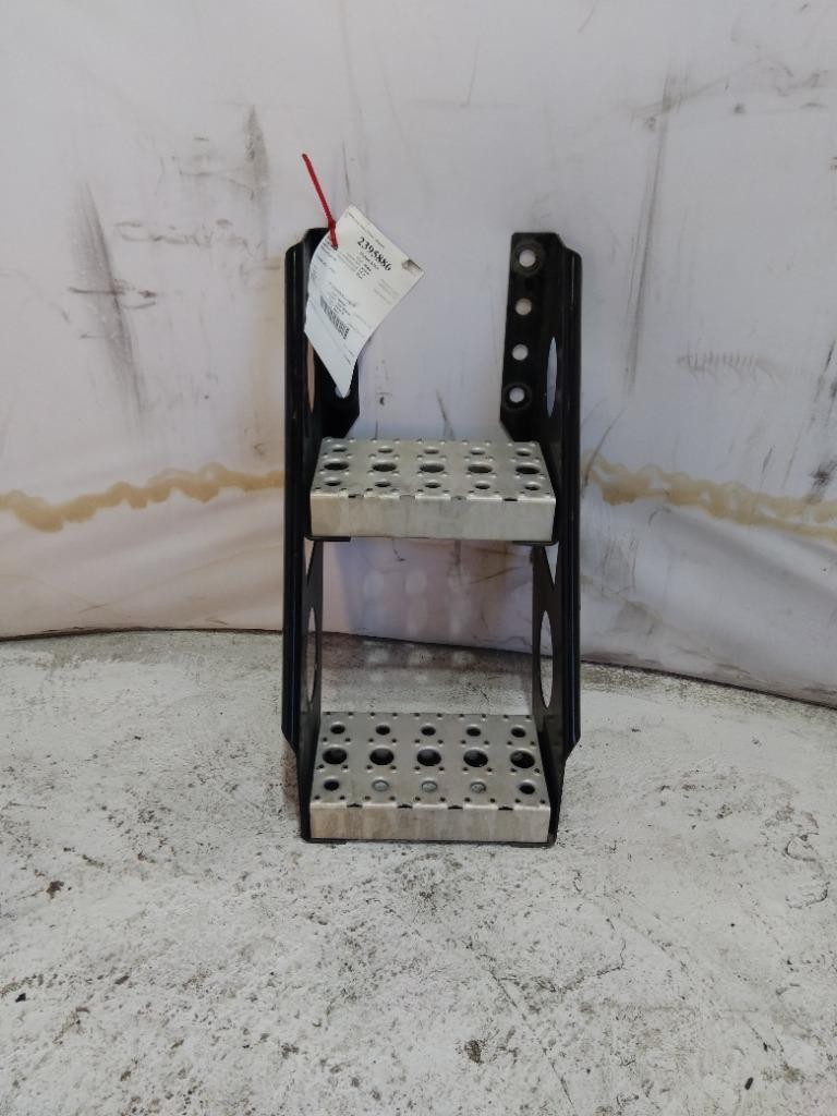 Replaces 2020 FREIGHTLINER CASCADIA 126 FRAME STEP ,  CO