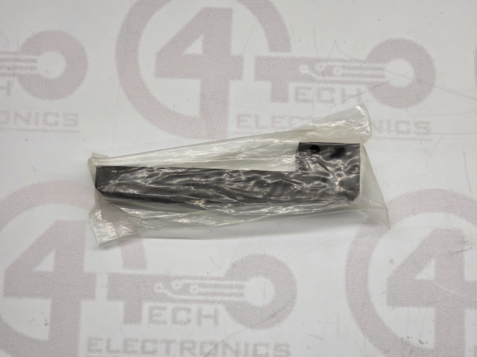 Universal Instruments Cable Retainer 49917603