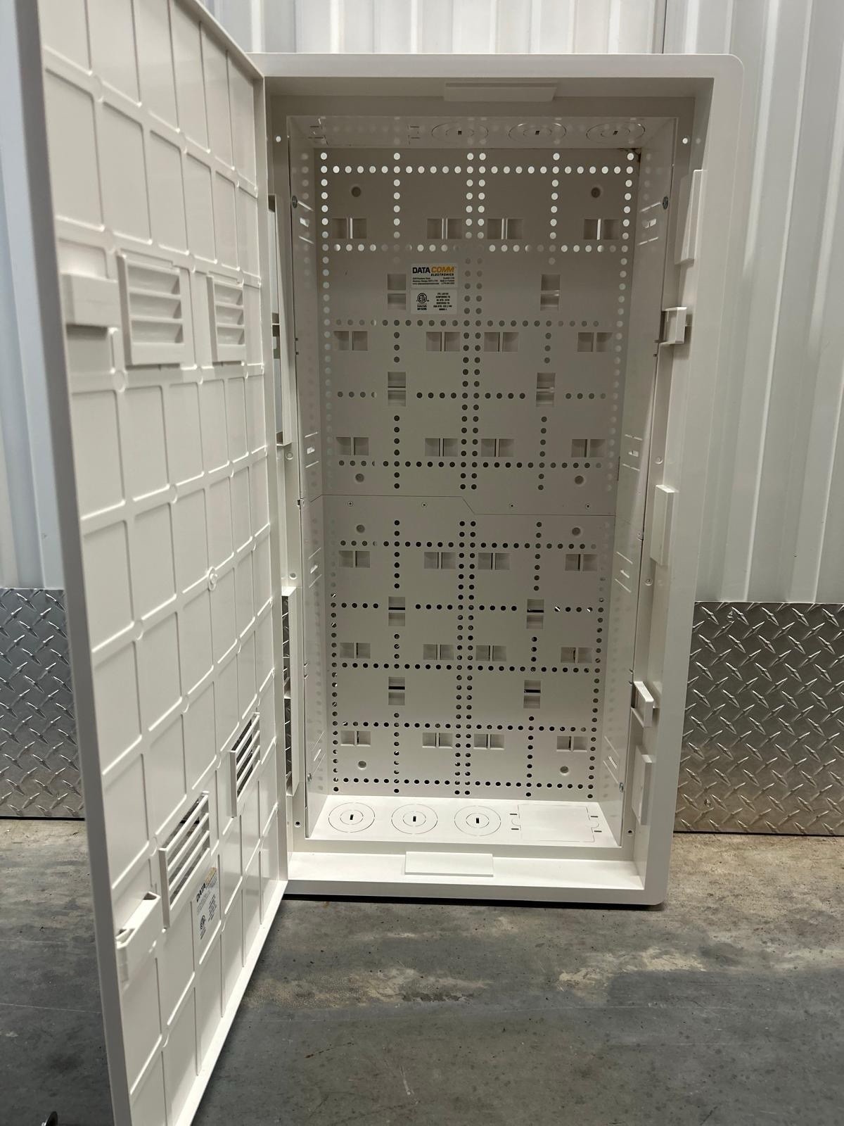 DataComm Electronics Media Panel 80-1530 Plastic Enclosure W/Door 80-1530-HEXT-5