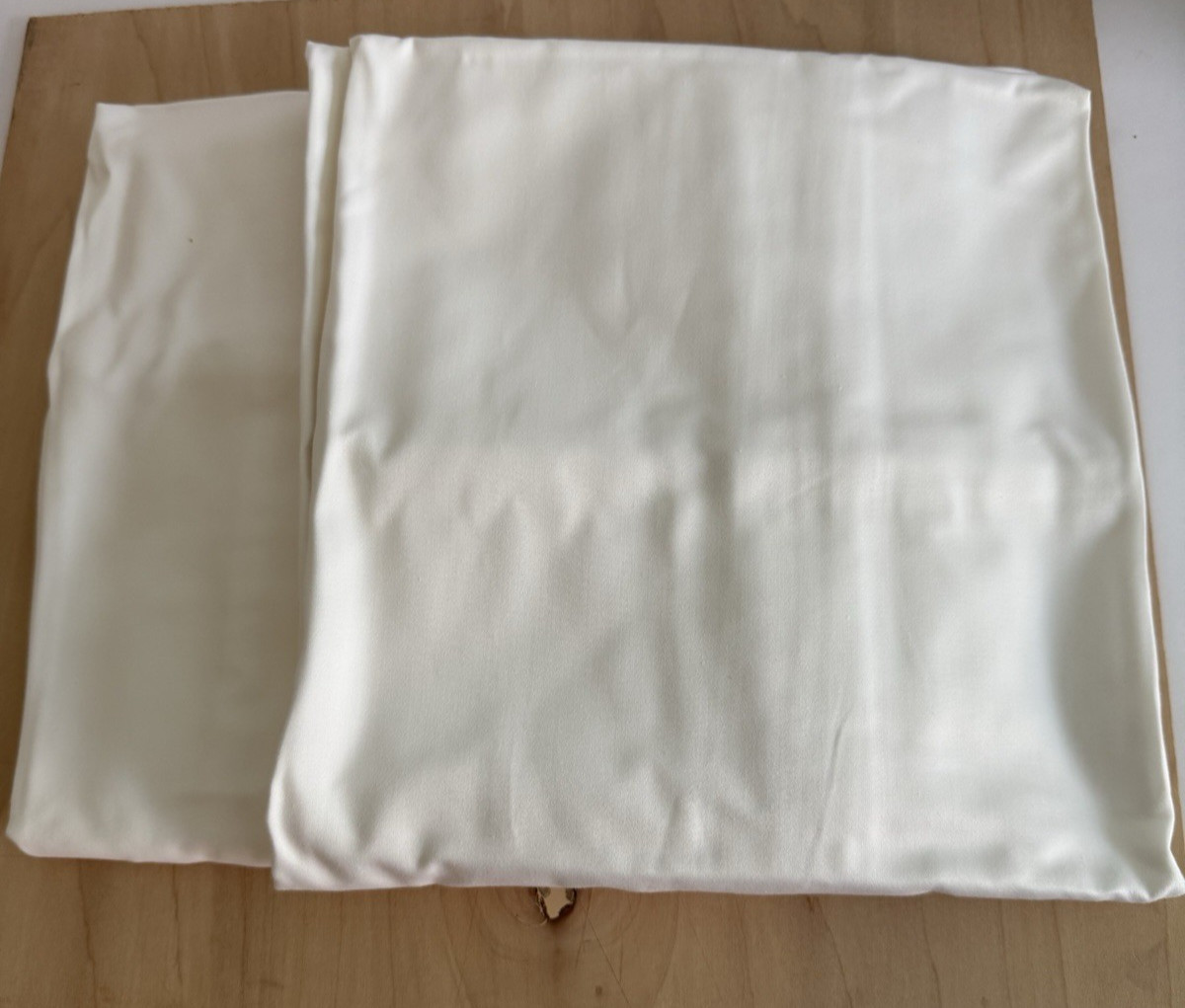 Kirkland Pillow Cases Set of 2 KING Size White 680 Thread Count Pima Cotton NEW