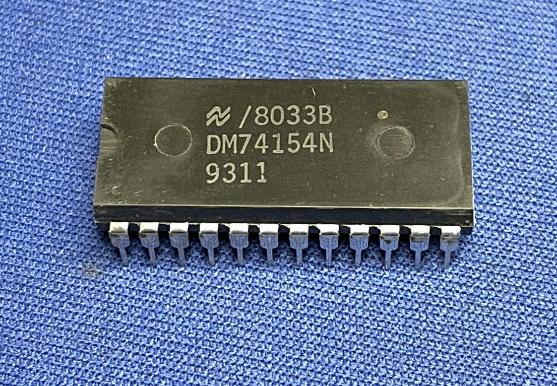 DM74154N NSC 74154N DC93 24-PIN DIP RARE VINTAGE COLLECTIBLE ORIG TUBES QTY-1