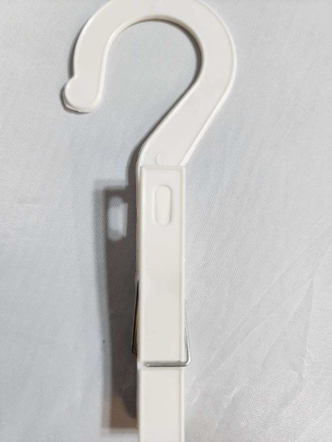 24 Pcs Laundry Hooks Clips Clothesline Hangers Plastic Clip Set White New