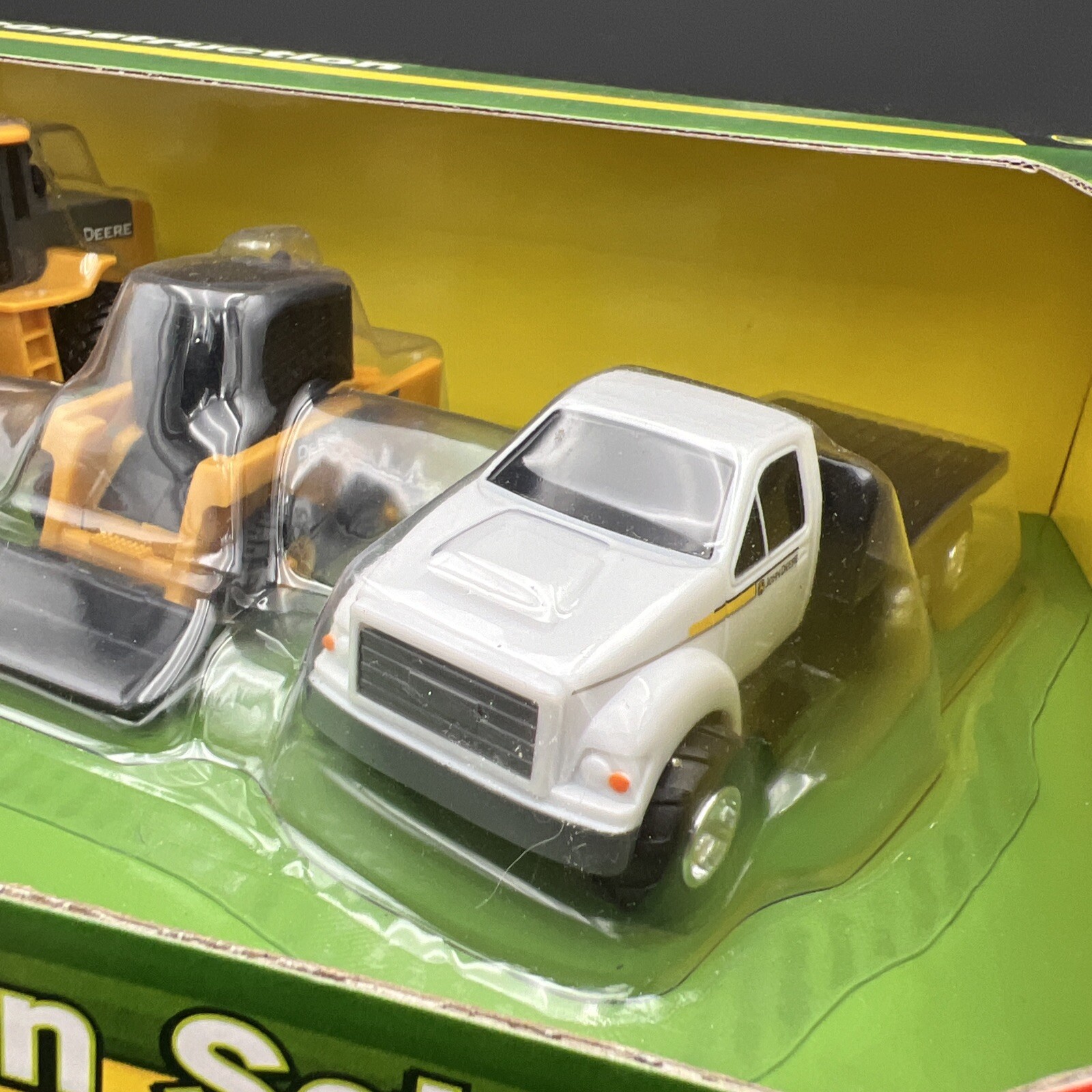 2009 Ertl John Deere 5-piece Construction Set