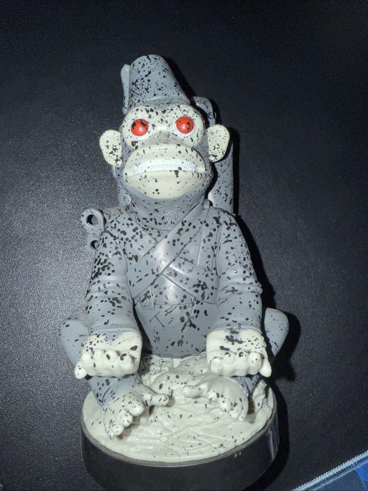 Call of Duty Cable Guys Phone and Controller Holder Toasted Monkey Bomb