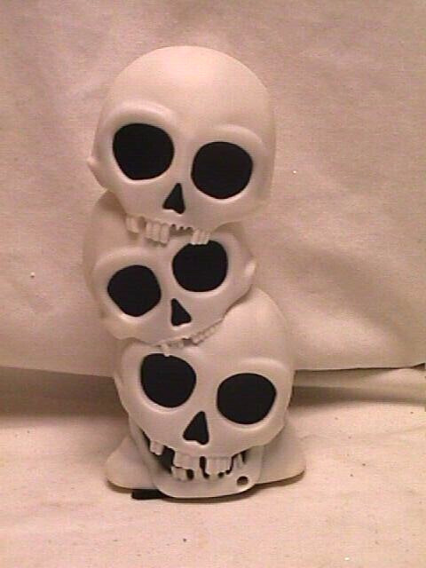 SKULL Light up Sound PLASTIC FIGURE motion sensor evil laugh happy halloween NEW