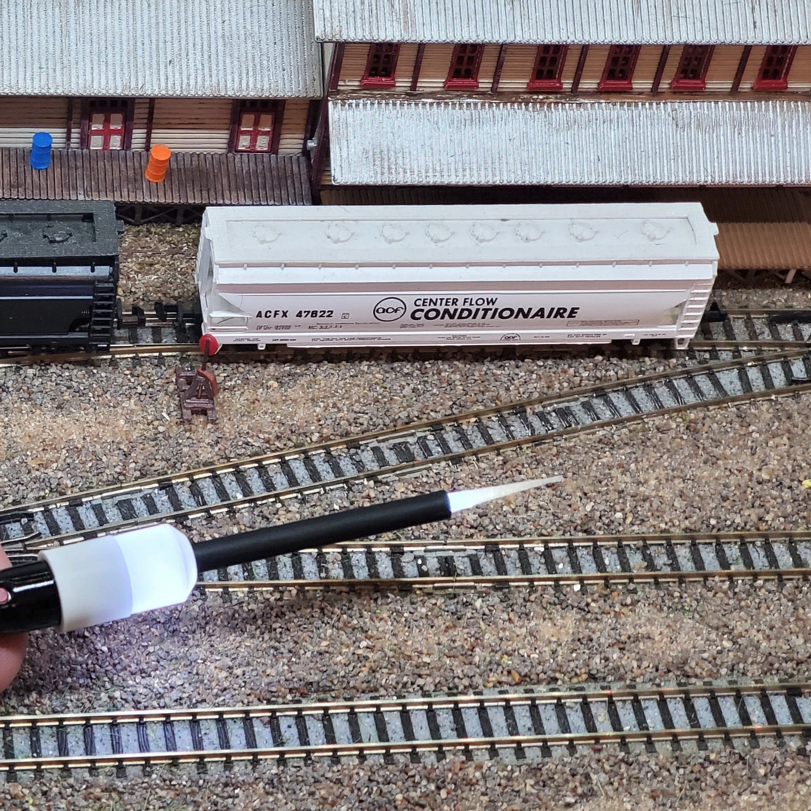 N Scale LED Uncoupler Tool – Fiber Optic Tip for Arnold & Modern Couplers |