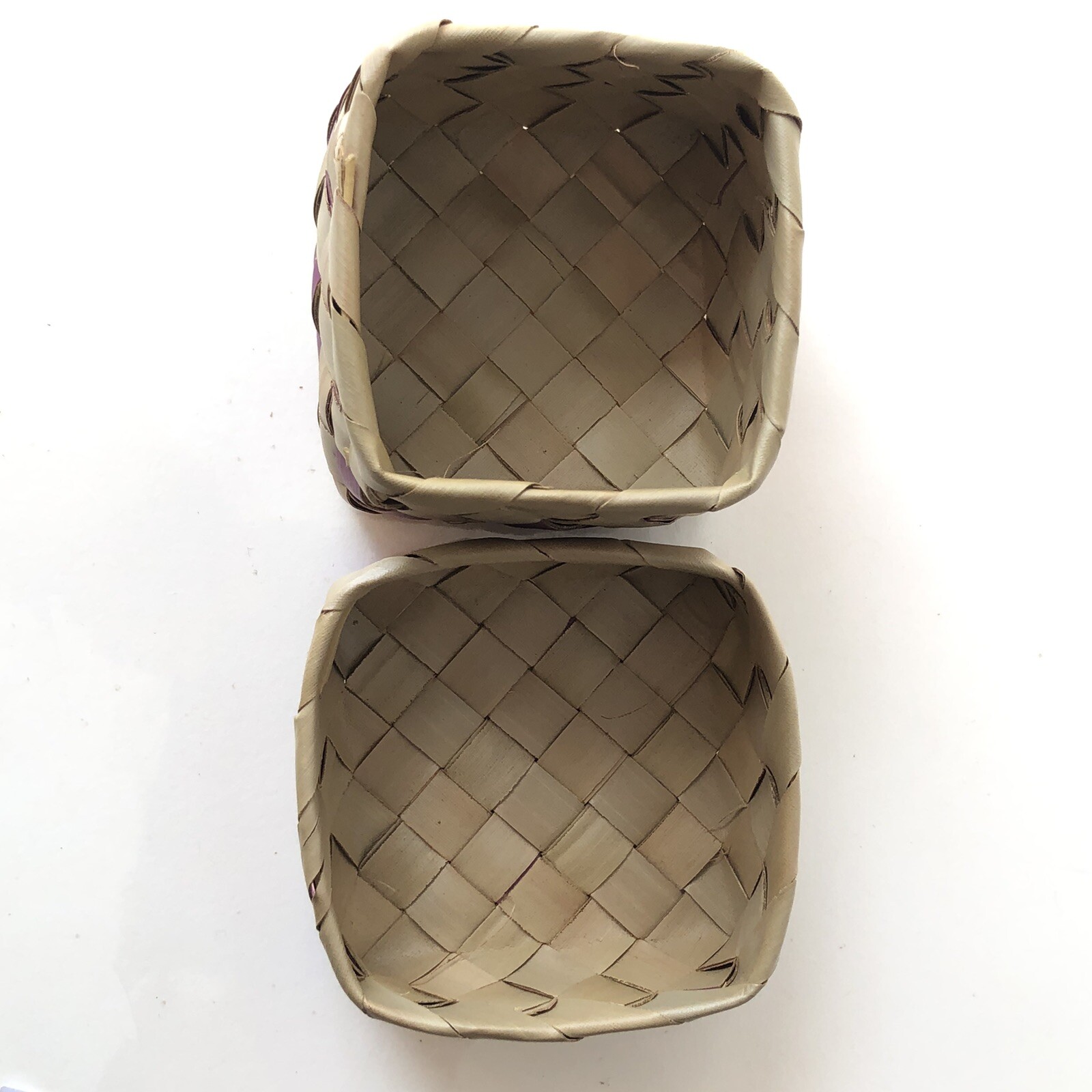 Vntg Palm Leaf Box 2,5” x 3”