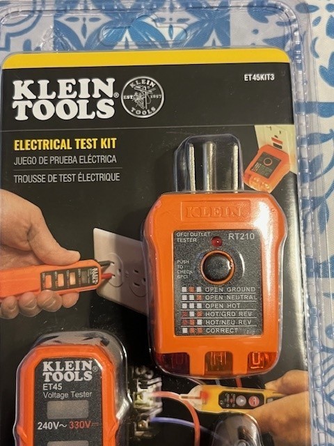 Klein Tools 3 Piece AC/DC Voltage Outlet Tester Electrical Test Kit ET45KIT3