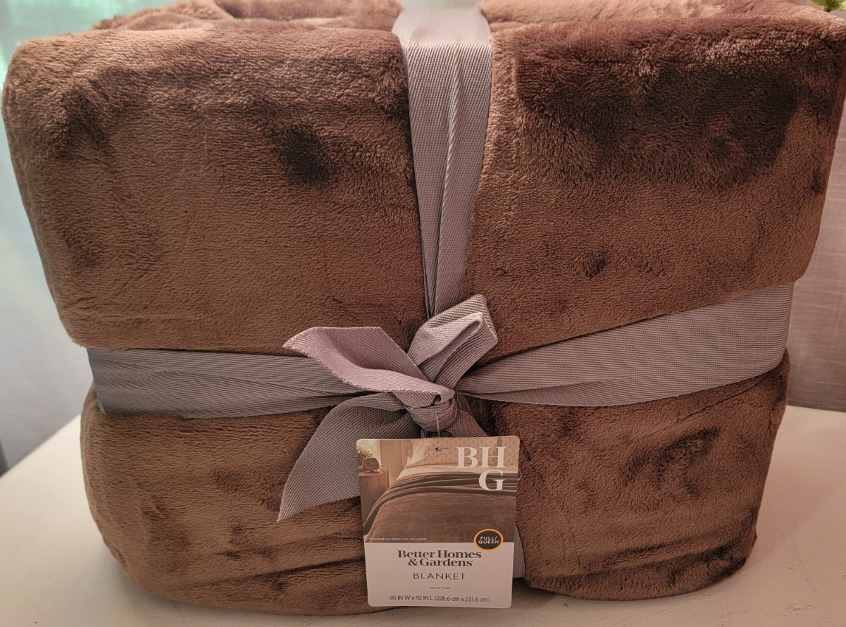 Better Homes & Gardens Velvet Plush Soft Bed Blanket, Full/Queen Size, Brown Bas