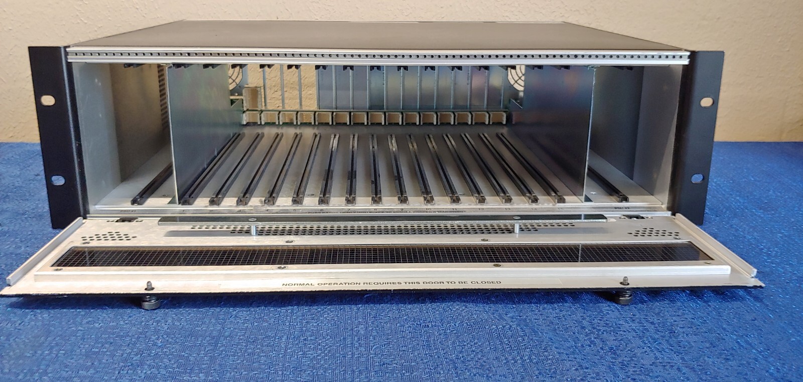Evertz 7700FR-C Multiframe w/7700CM-2 Sub Assembly *NO PSU's*