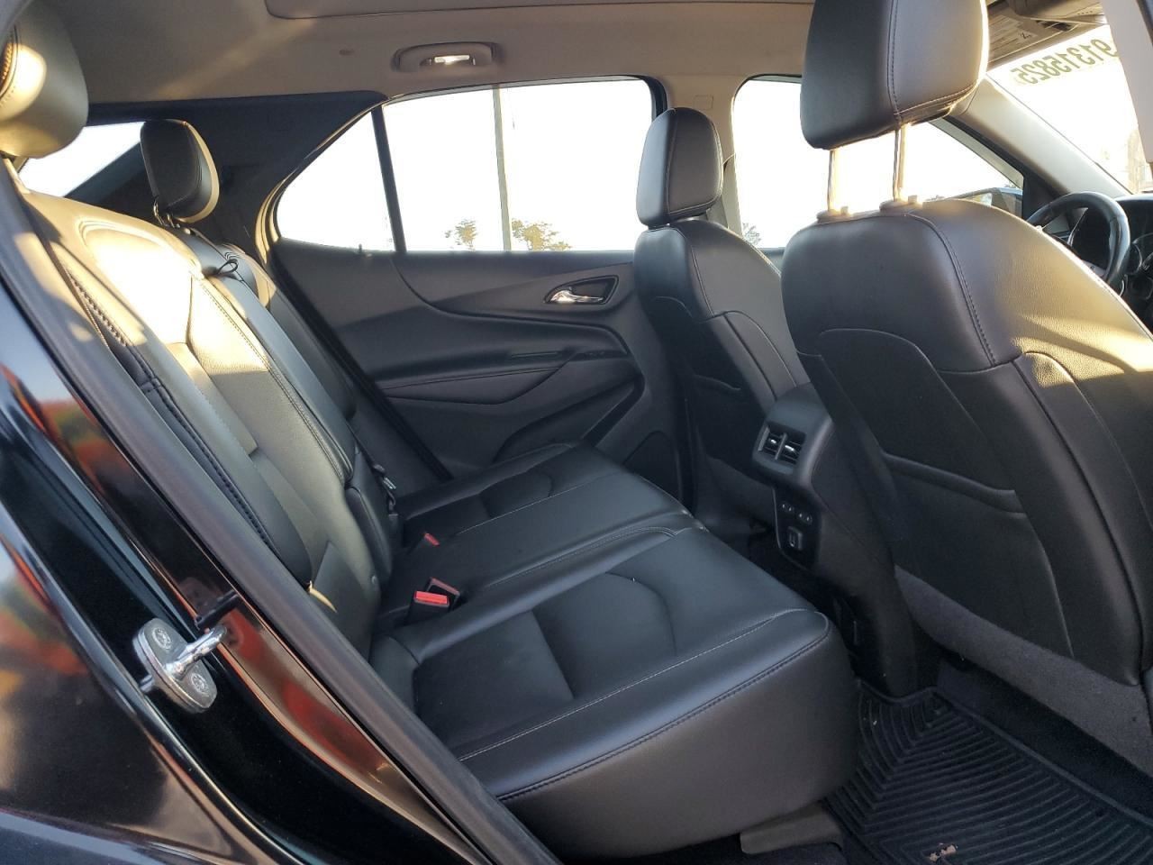 EQUINOX 2019 Glove Box 4935673