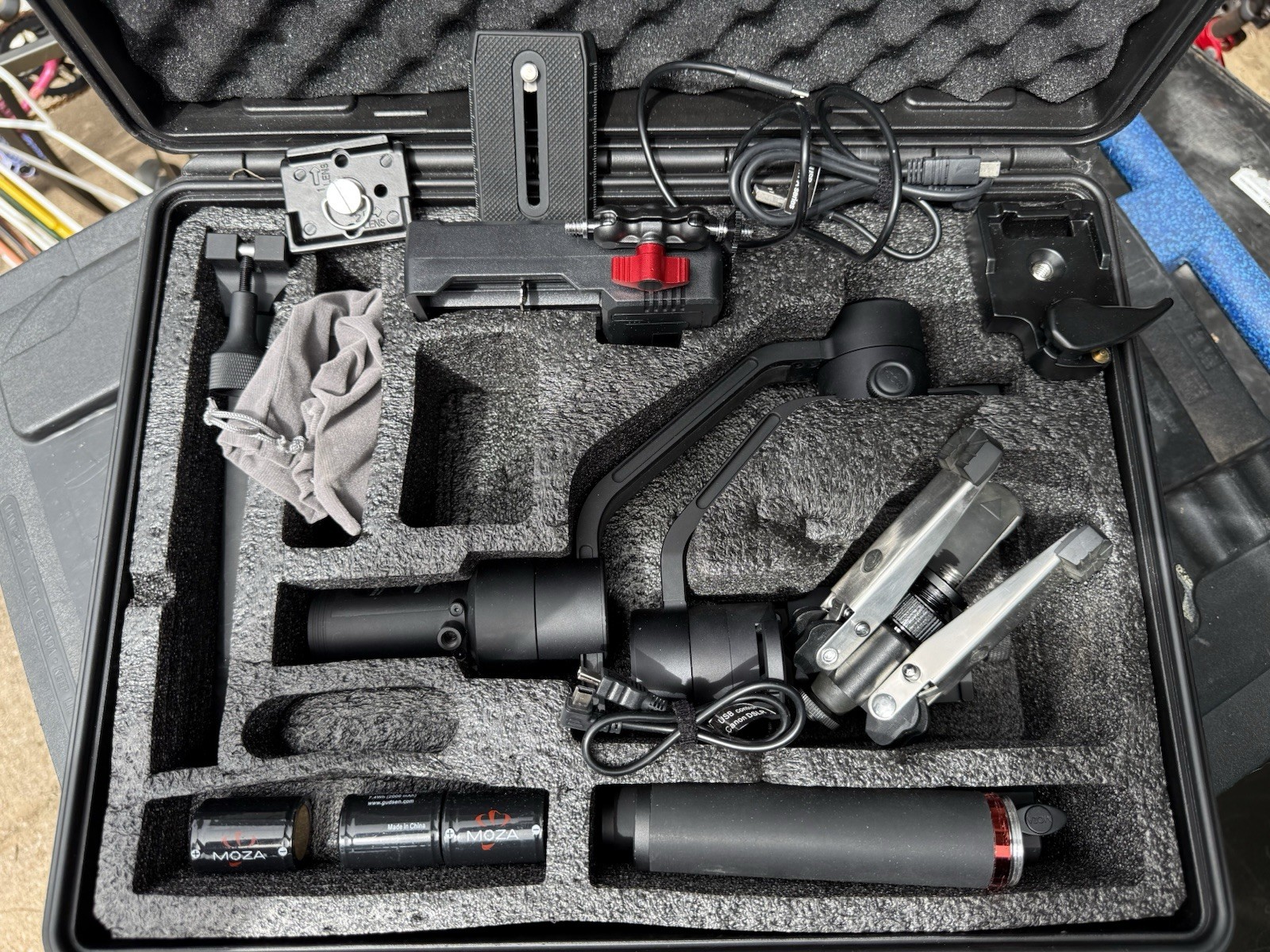 Moza Air 3-Axis Motorized Handheld Gimbal Stabilizer Kit w/ Case