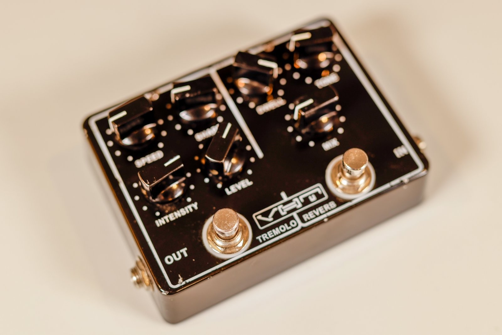 VHT AV-MV1 Melo-Verb Tremolo and Reverb Guitar Pedal - Used Good