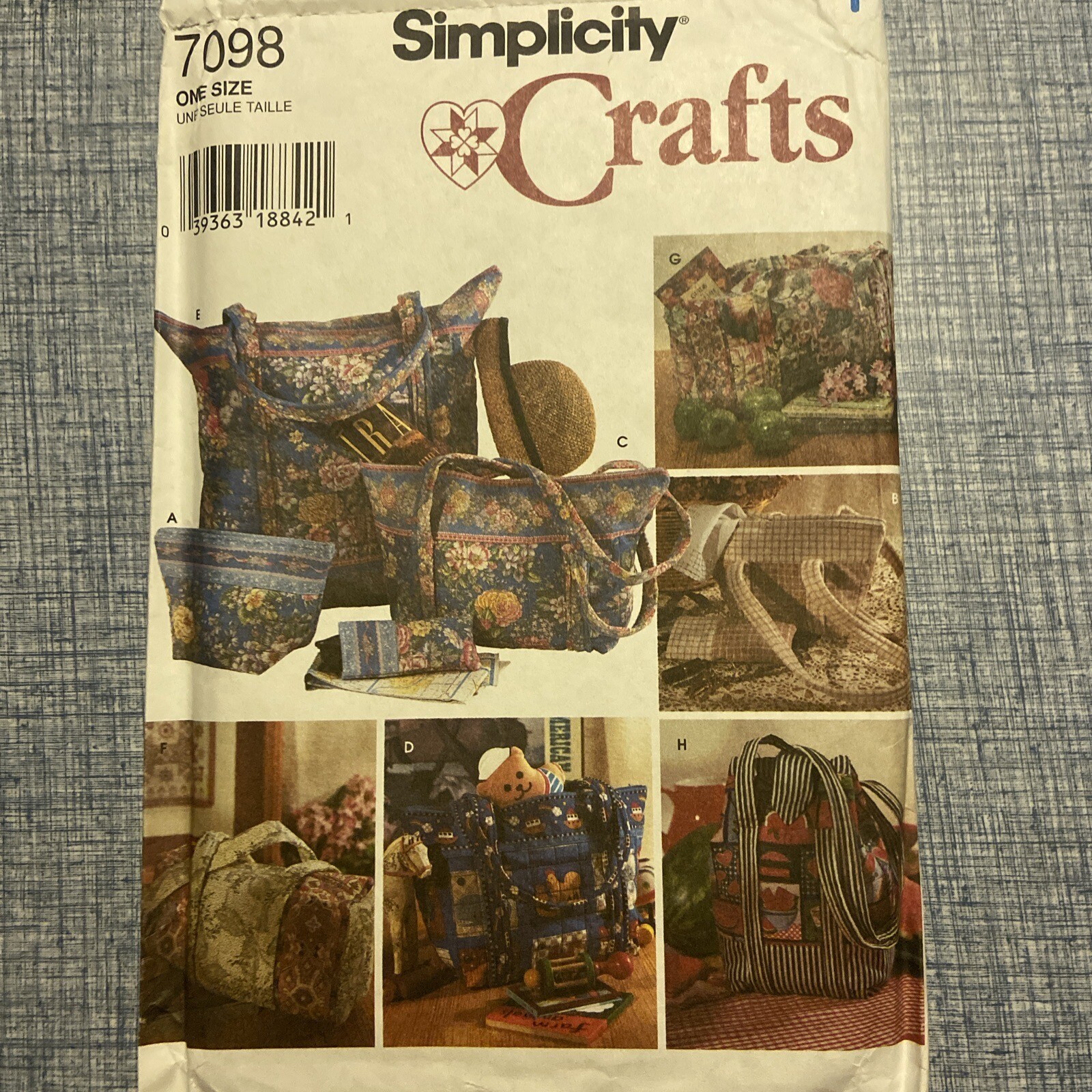 Simplicity 7098 Quilted Bags & Sunglass Case Sewing Pattern