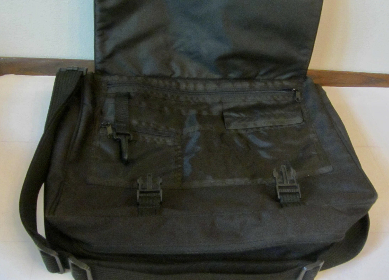 Colorado Black Canvas Laptop Computer BAG Pockets Shoulder Strap 16"