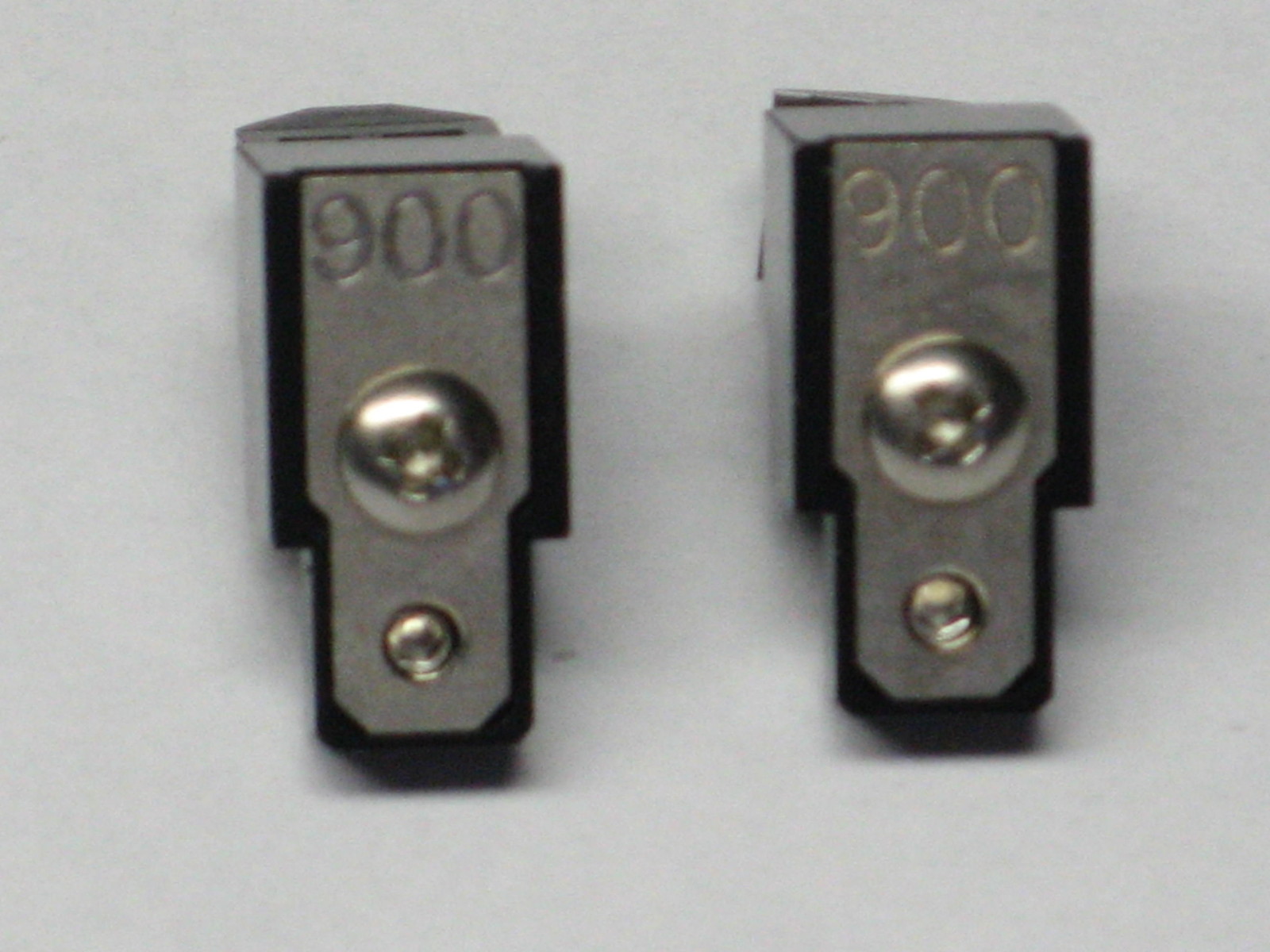 a pair of Fujikura 900um Clamps for FSM-40F, FSM-40P Fusion splicer