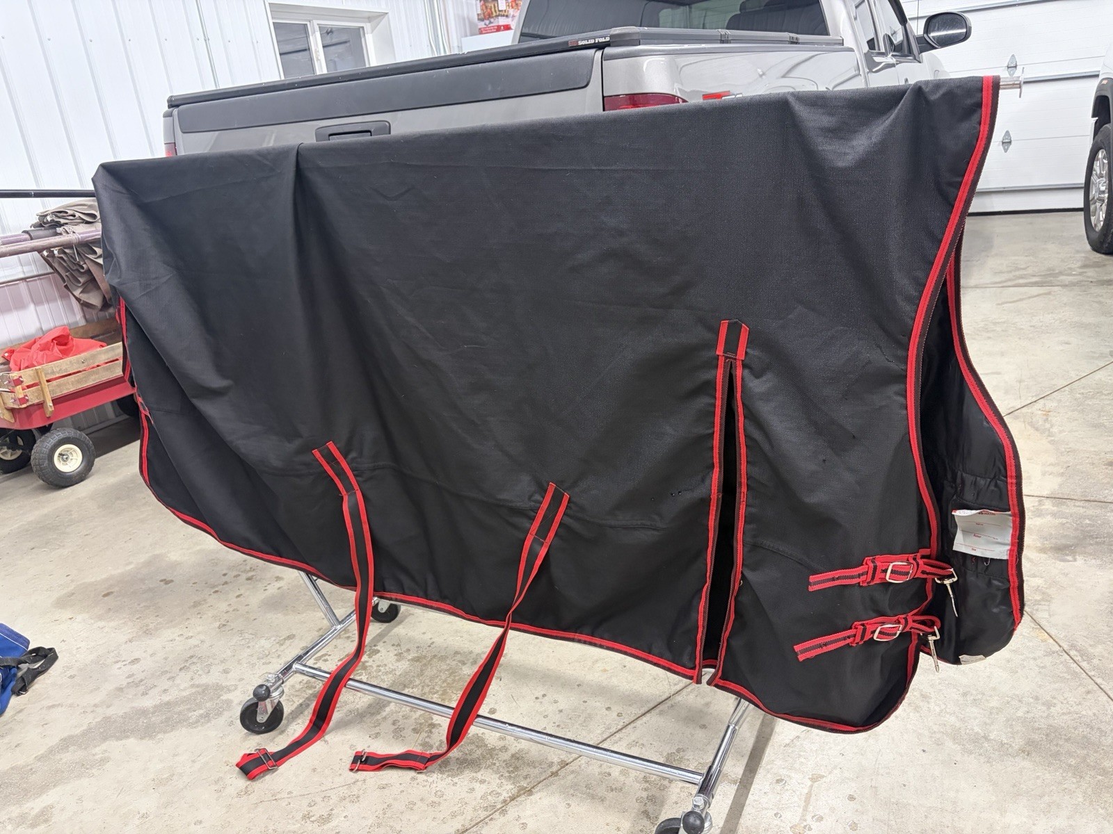 Schneiders 84” StormShield® II Turnout Blanket Black Red Horse Sheet