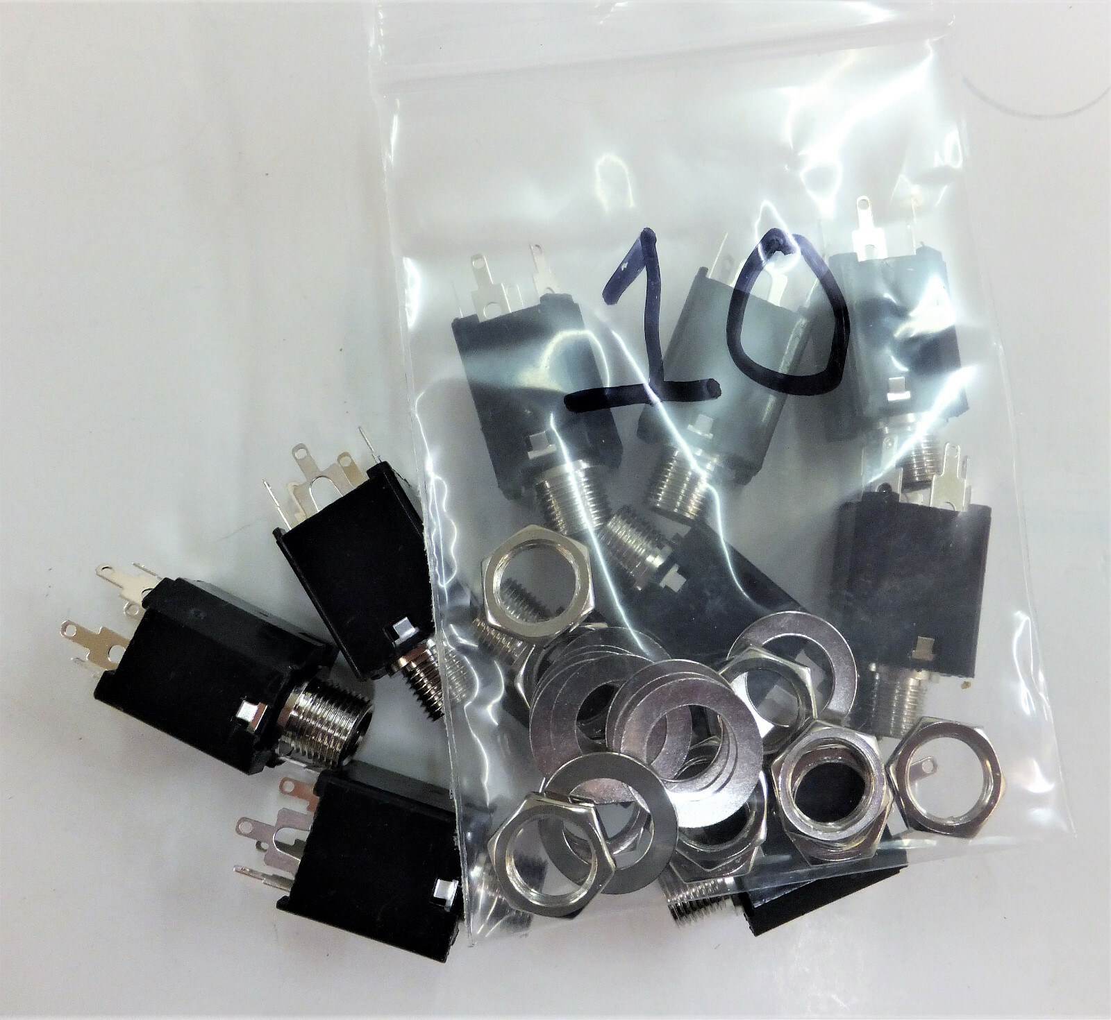 *NEW* (10 EA) SWITCHCRAFT 114BPC-1/4" TRS JACKS W/SHUNT COMPLETE WITH HARDWARE