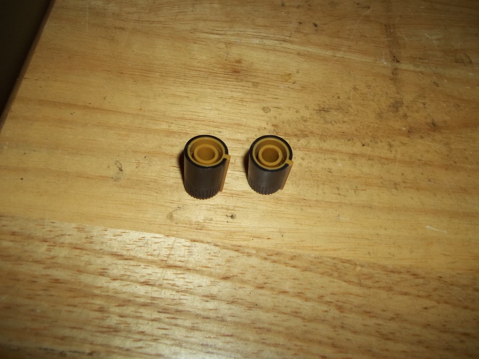 Shure Audiomaster 1200 Powered Mixer Brown Knobs (2)
