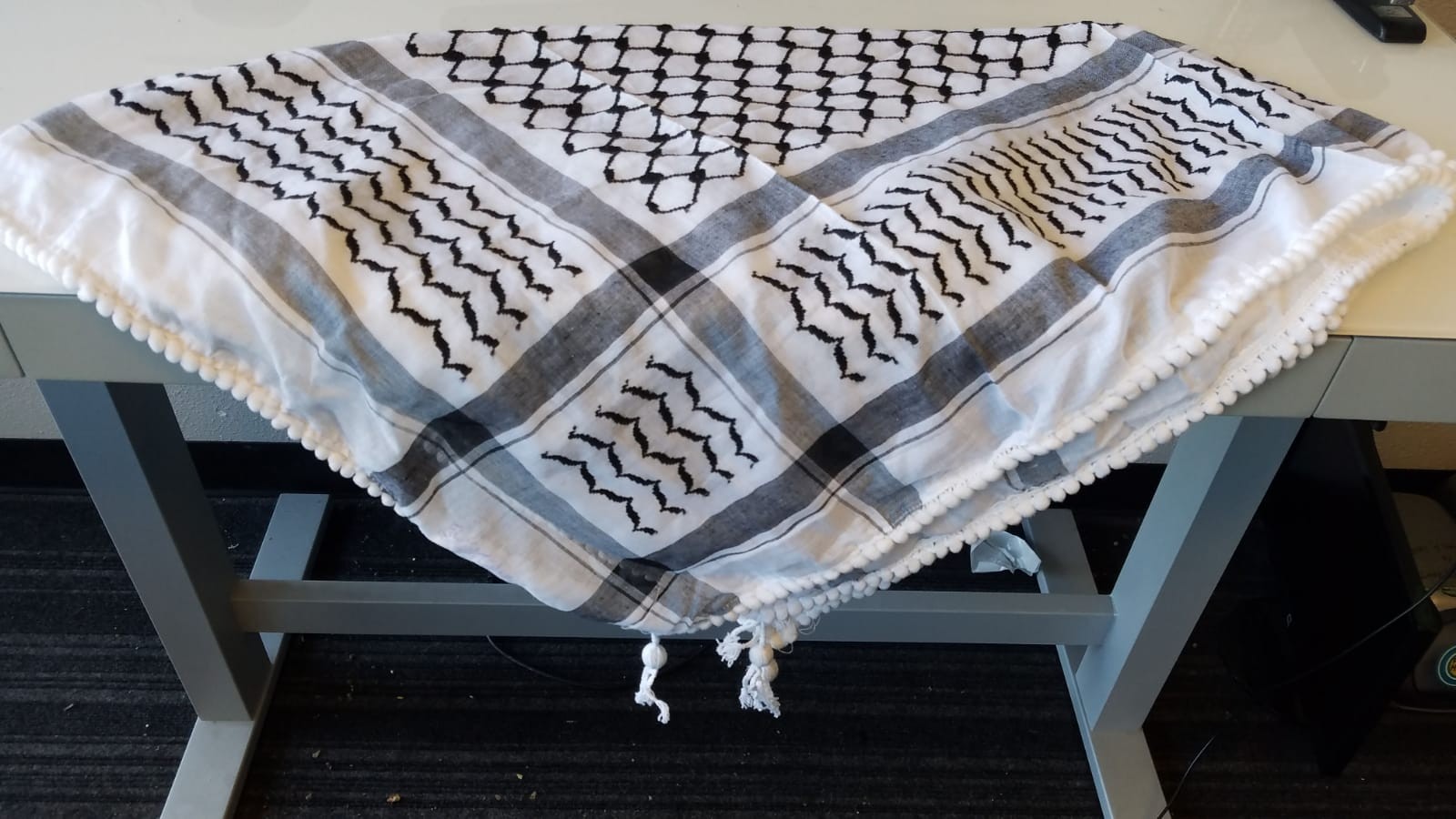 Authentic Middle Eastern Arab Scarf Kafiya Keffiyeh Black & White