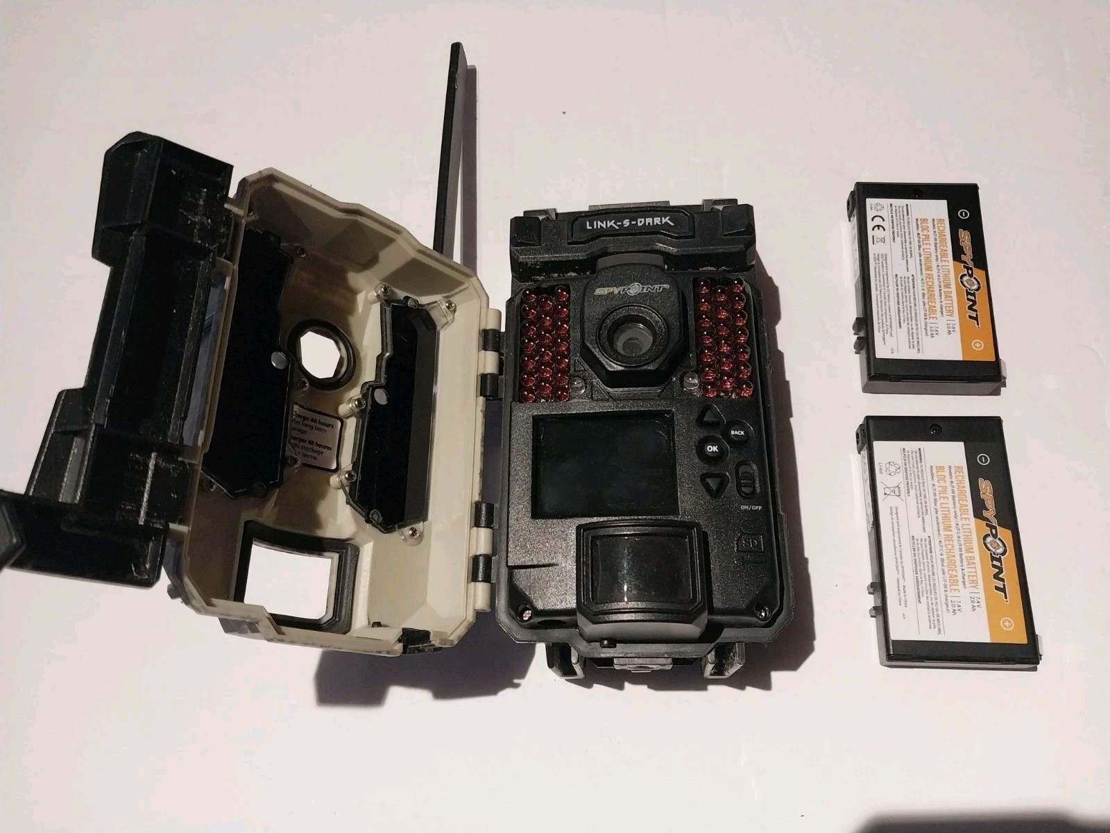 (For Parts). SpyPoint Link-S-Dark Trail Camera. Dark Screen.