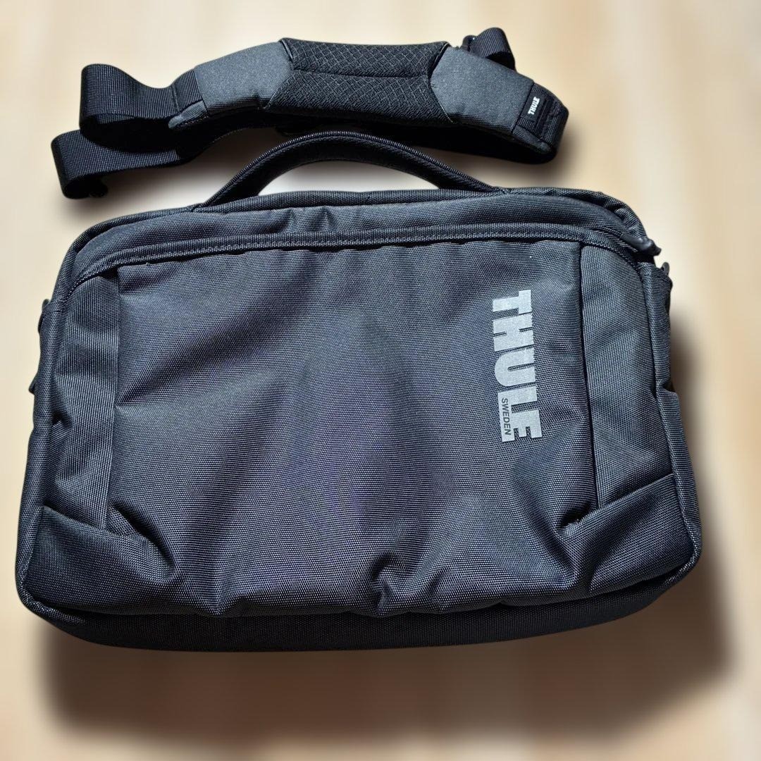 THULE Laptop Business Bag Black Shoulder Briefcase Used