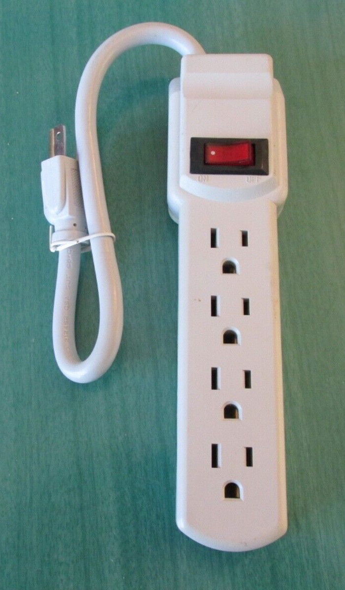 4 OUTLET POWER STRIP / SAFETY CIRCUIT BREAKER -Powtech PT-7800 -NEW No packaging