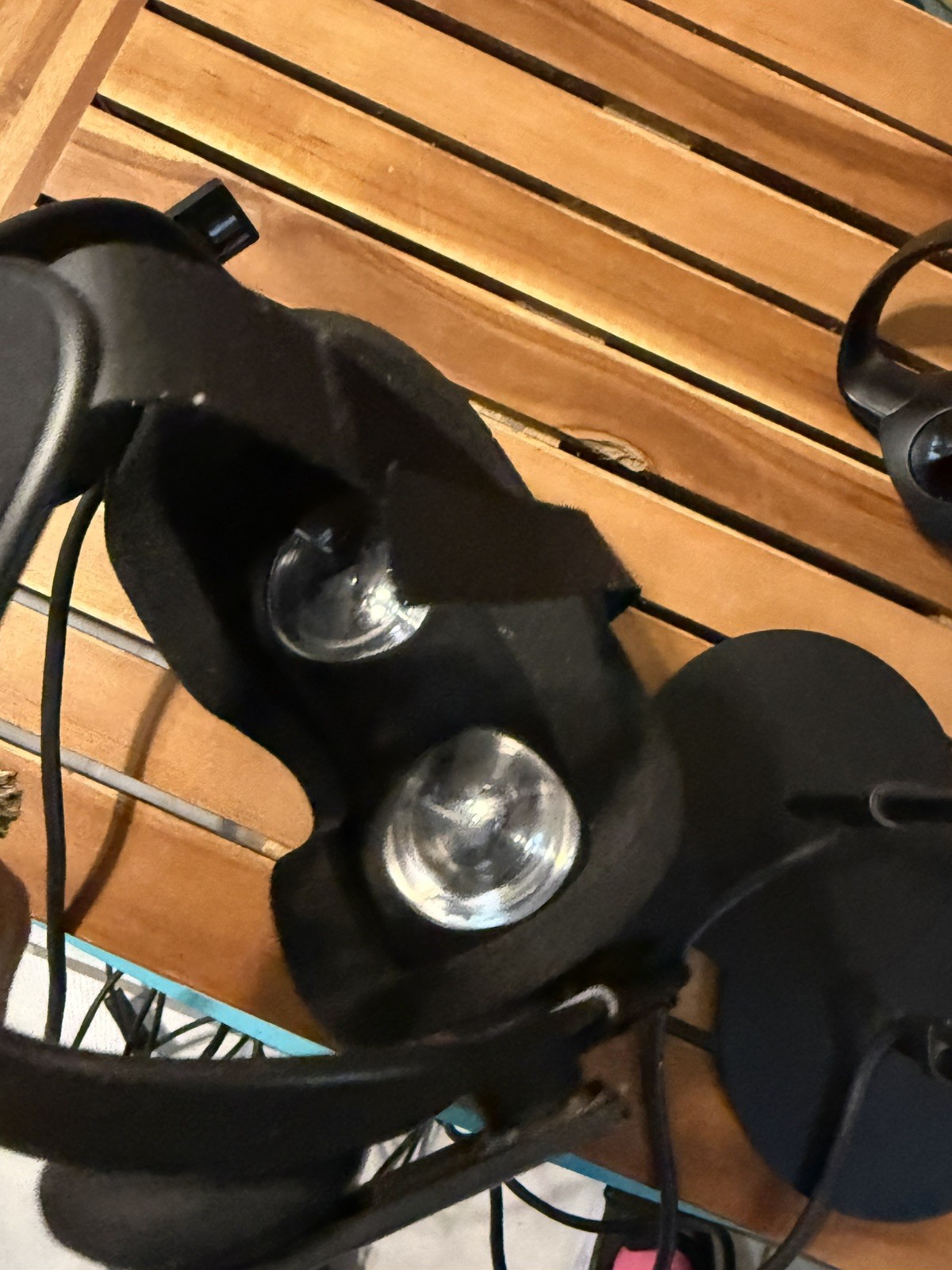 Oculus C-4 A VR Headset, 2 Sensors, 1 Controller, Original Cables, READ Descrip