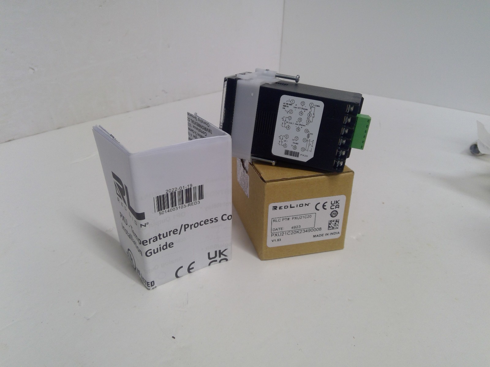 Red Lion PXU21C20 Temperature PID controller for valve position 120VAC powered