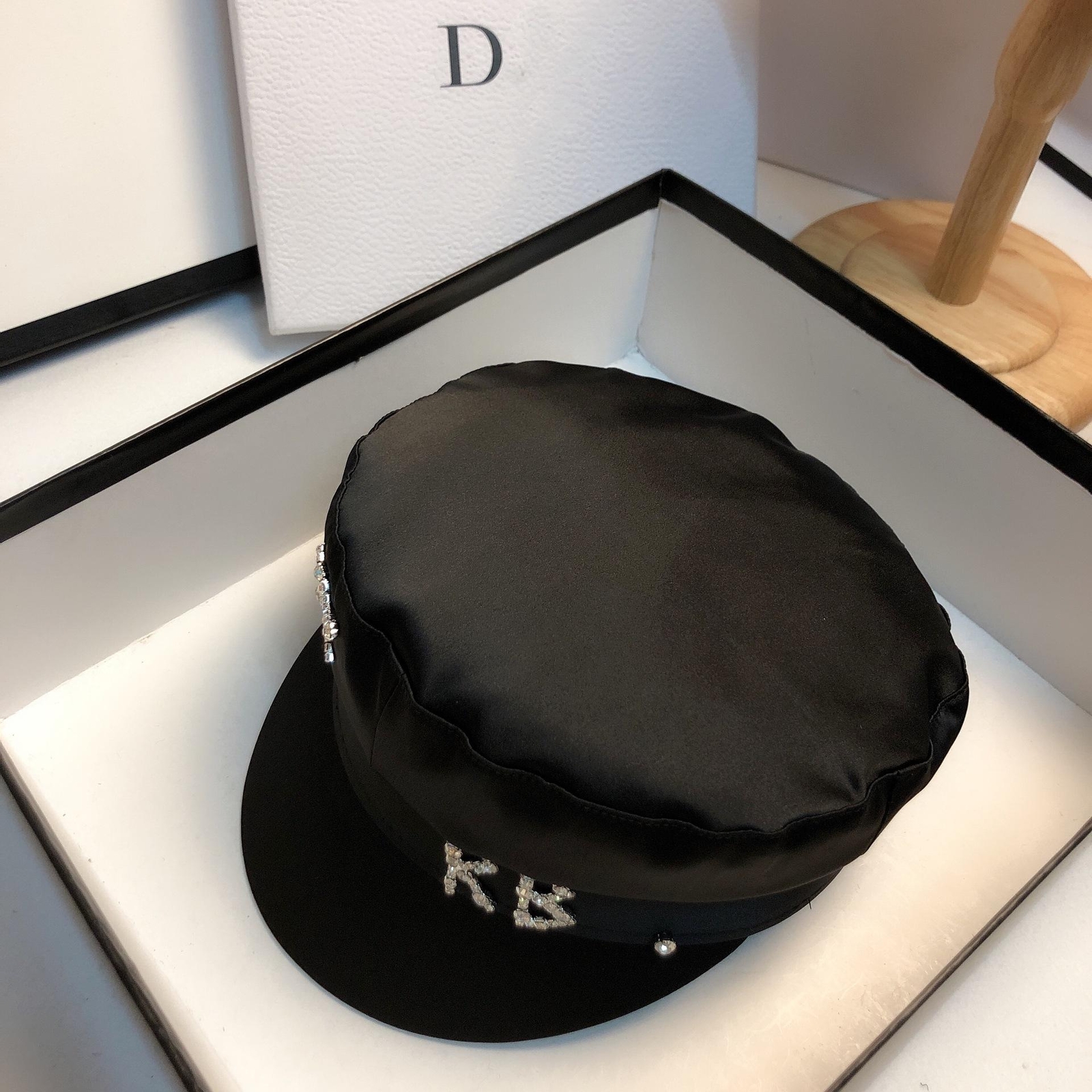Brand Designer Satin Diamond R B Letter Newsboy Caps Women Flat Militray Hat