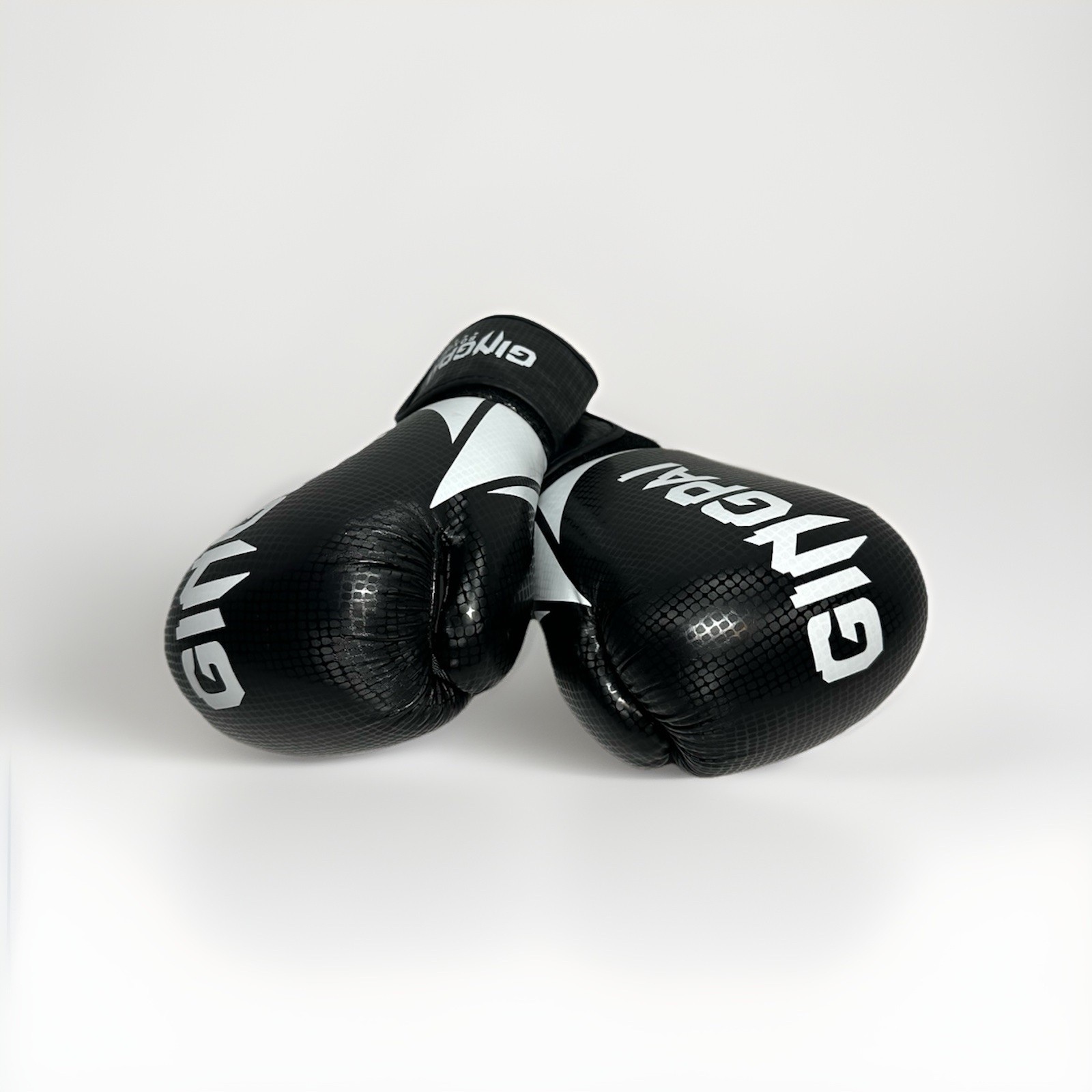 Boxing Gloves Muay Thai/MMA Gingpai 10oz Padded Training Gloves