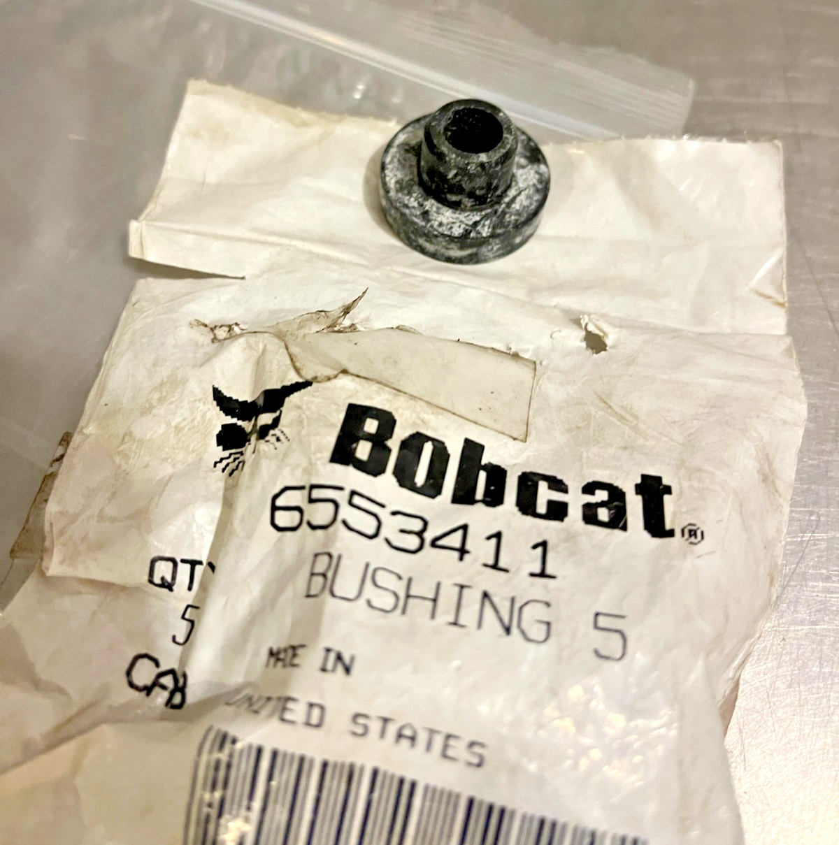 6553411  GENUINE OEM Bobcat   Rubber BUSHING   Ingersoll Rand  6 553 411