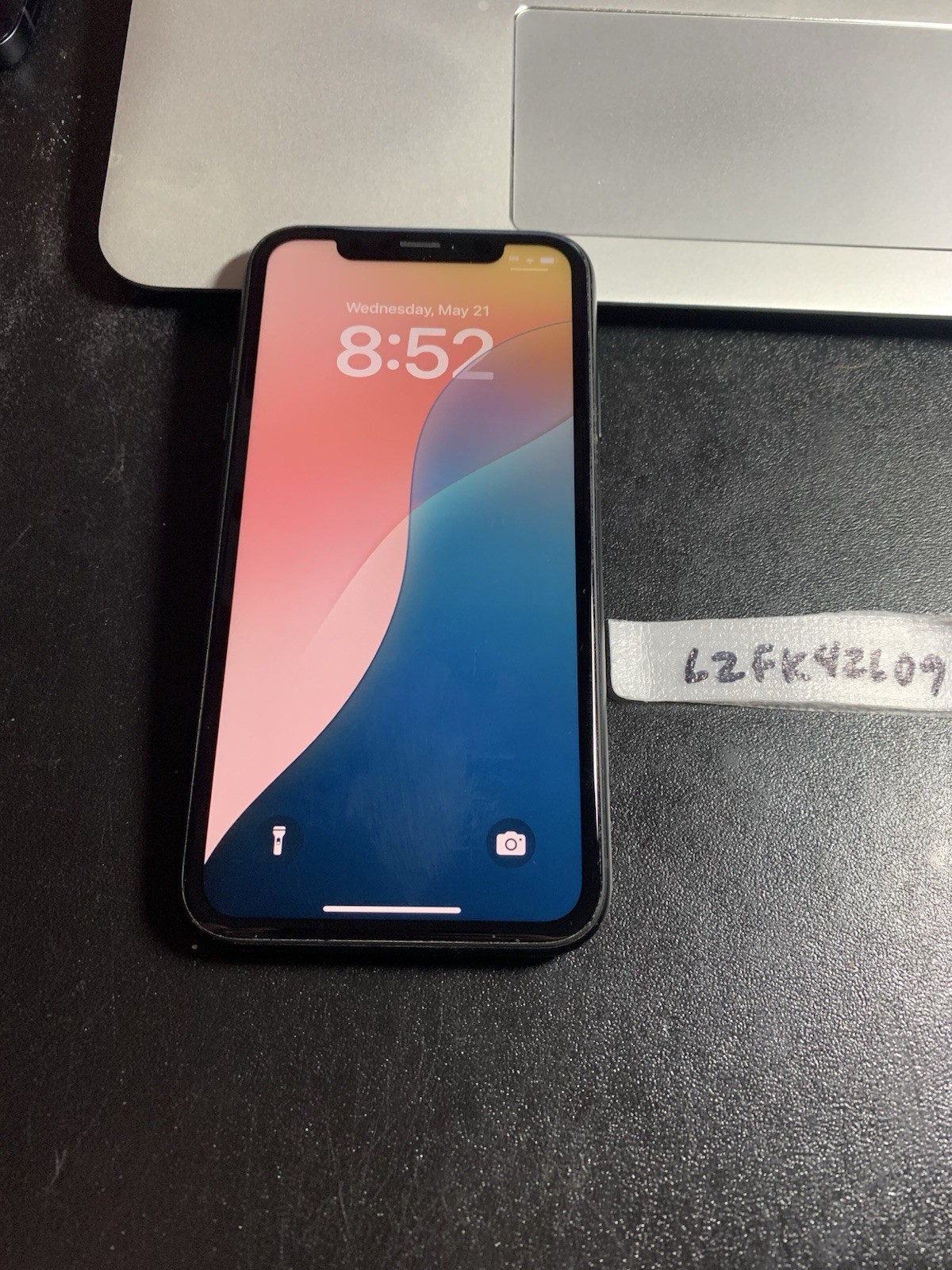 apple iphone xr 64gb unlocked  batt health 90 or higher