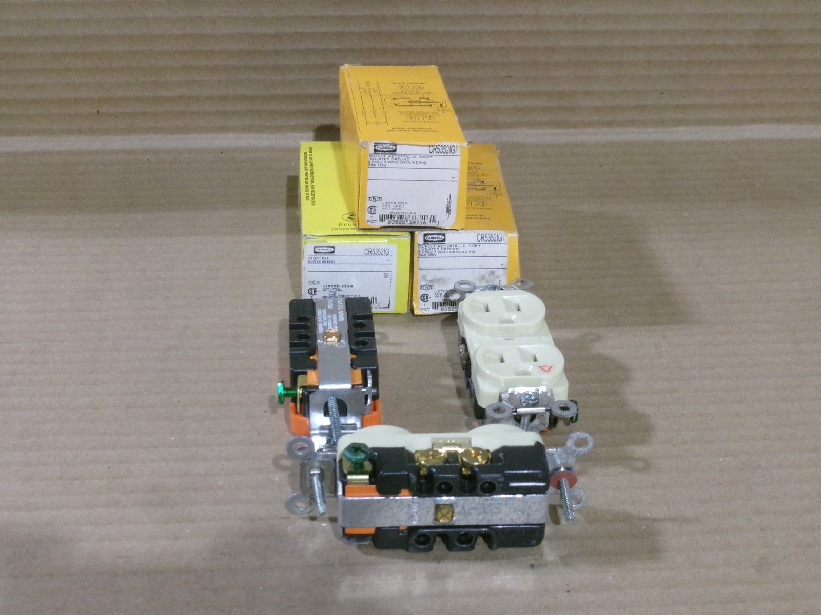 NEW LOT OF 3 HUBBELL CR535IG ORANGE & IVORY RECEPTACLE DUPLEX MIXED LOT       AK