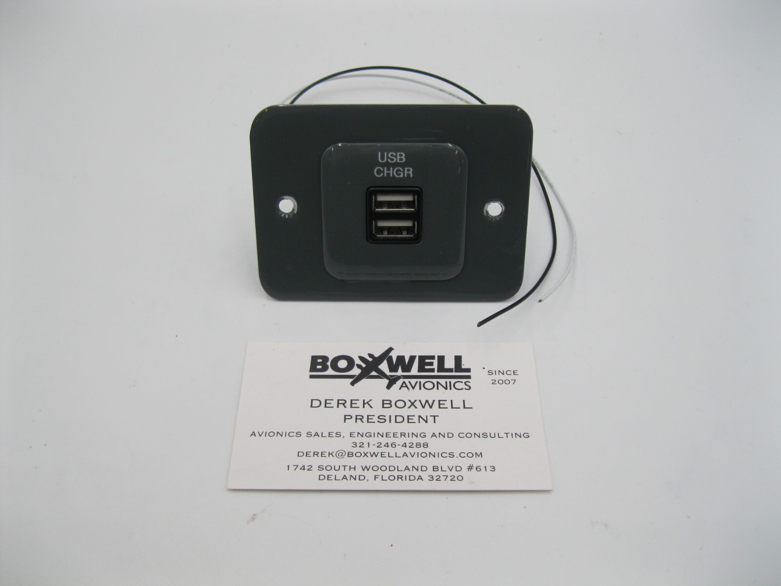 MID CONTINENT TA102 DUAL USB CHARGING PORT PN: 6430102-3