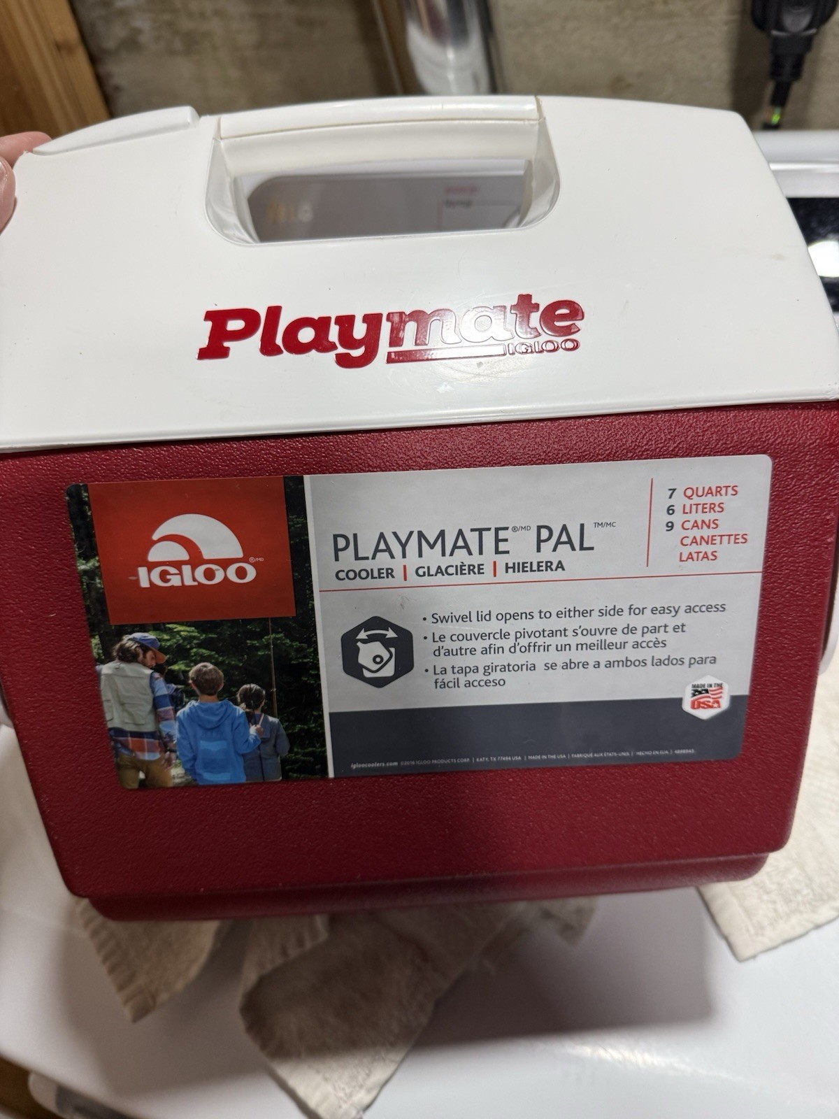 Igloo 7 qt. Playmate Pal Hard Plastic Cooler - Red/White - New Other