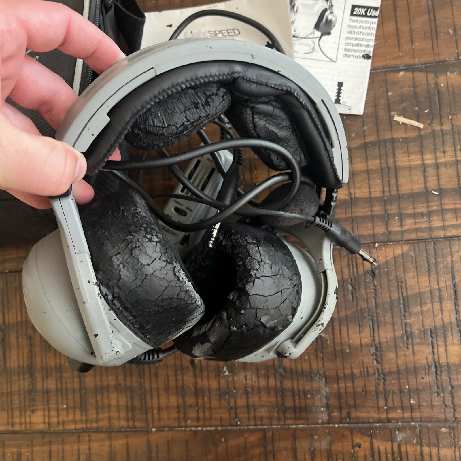 LightSpeed 20K Aviation Headphones with Carrying Case Read