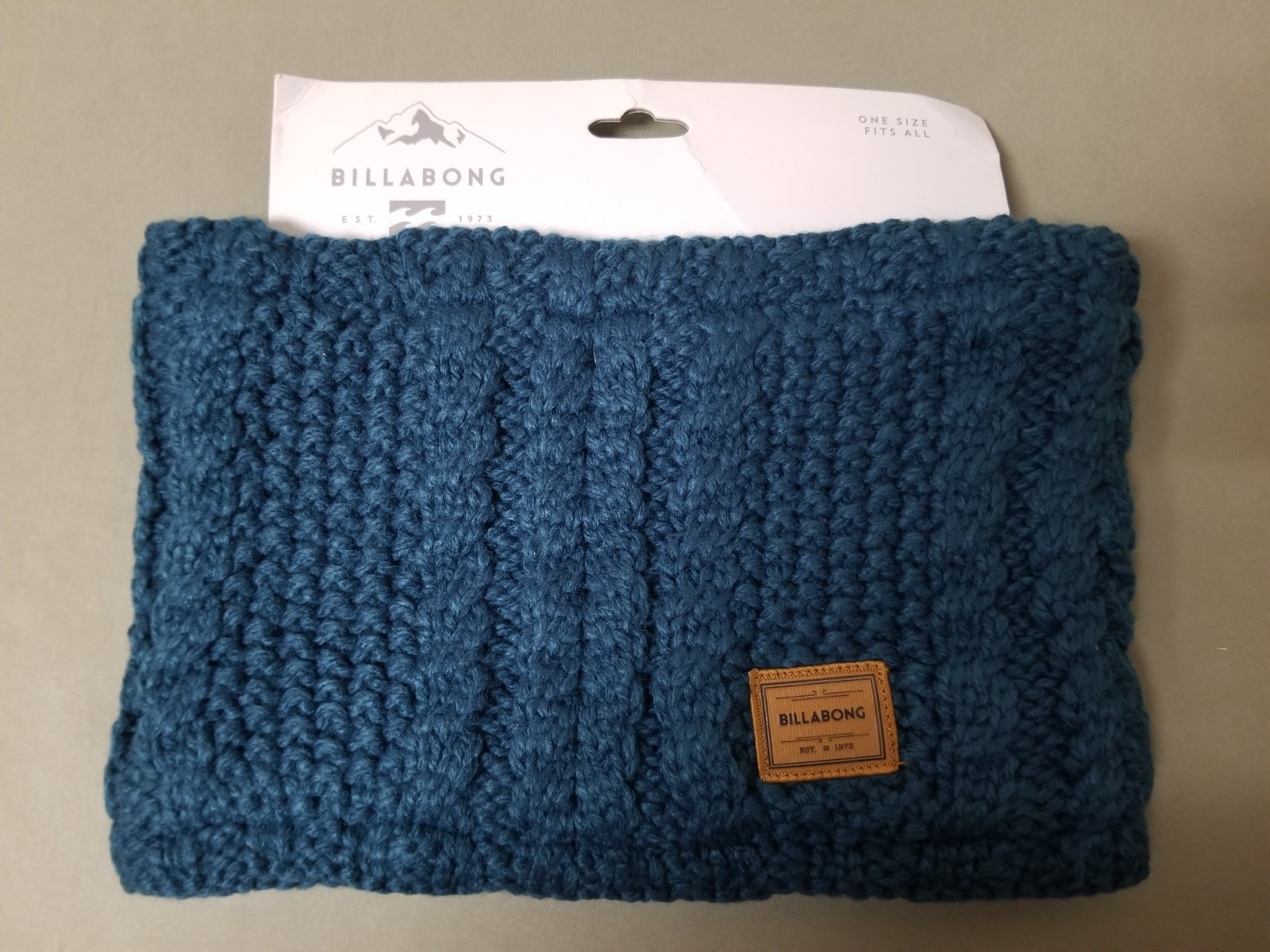 New Billabong Soft Faux Fur Lined Cabin Neck Warmer.