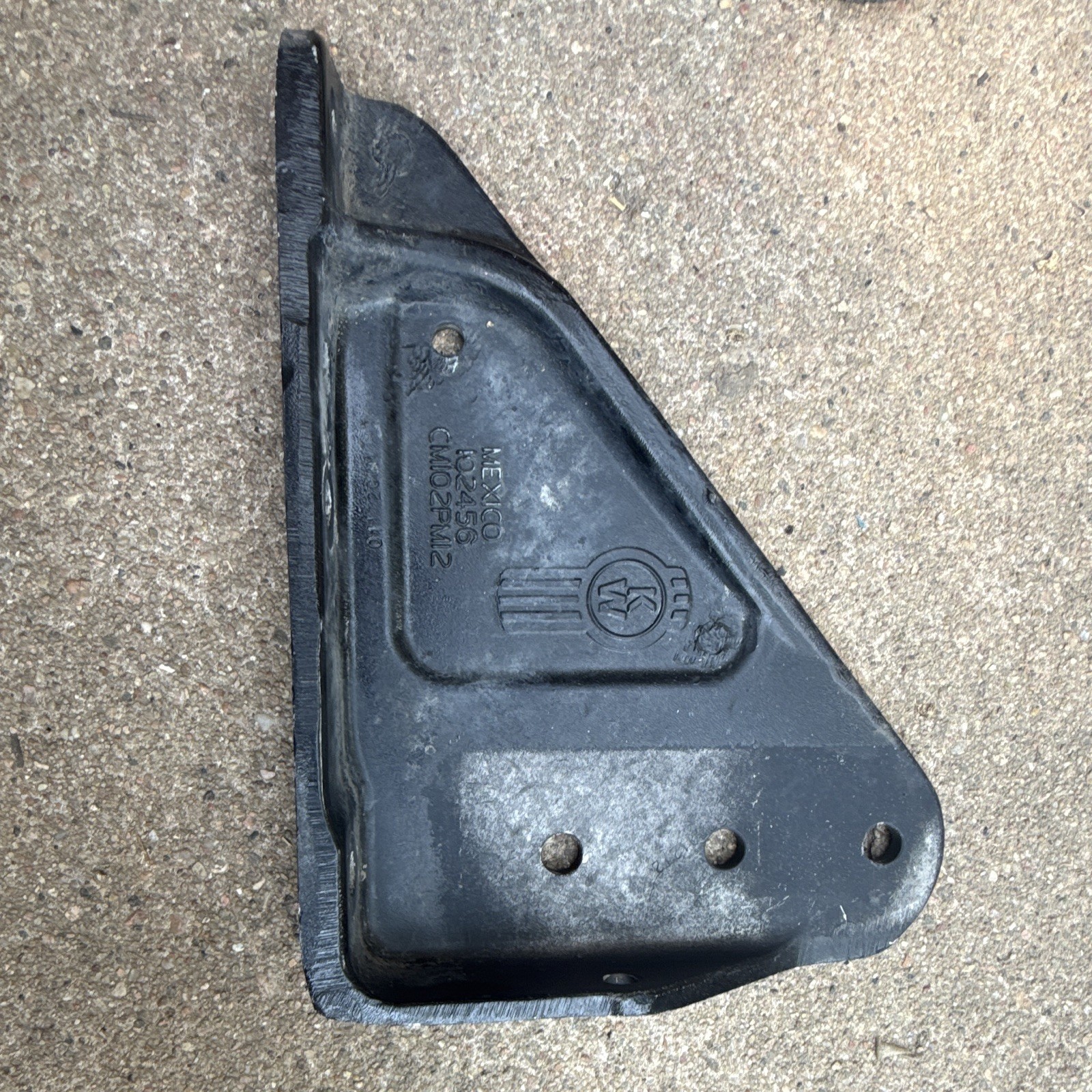 Kenworth Crossmember Gusset, 3-Hole, Aluminum, LH K140-2437-1