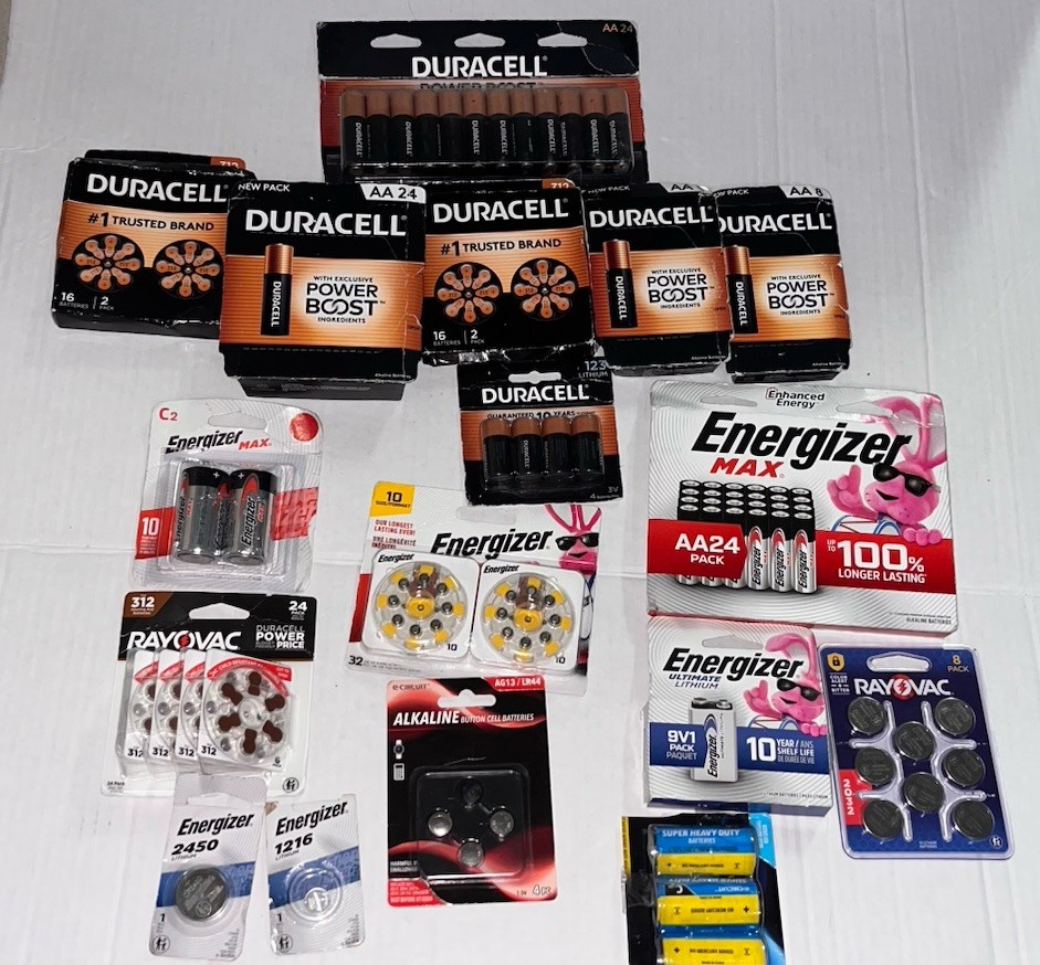 Lot of Mixed Batteries Duracell AA AAA Energizer Alkaline 9V Coin Watch 312 NEW