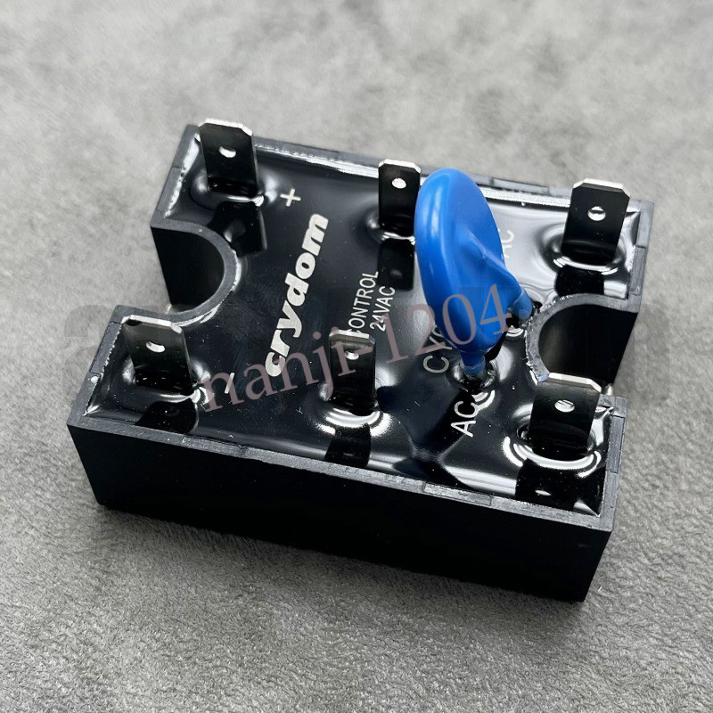 1Pcs Type CY6807S Solid-state Relay Fast Delivery CY6807S for Crydom