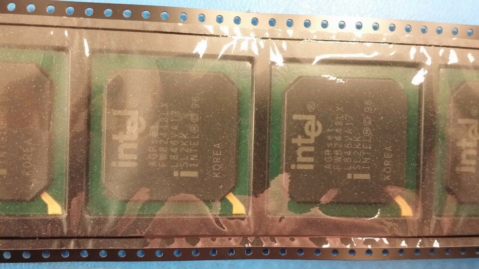 (1 PC)  FW82443LX INTEL PCI BUS CONTROLLER, PBGA492